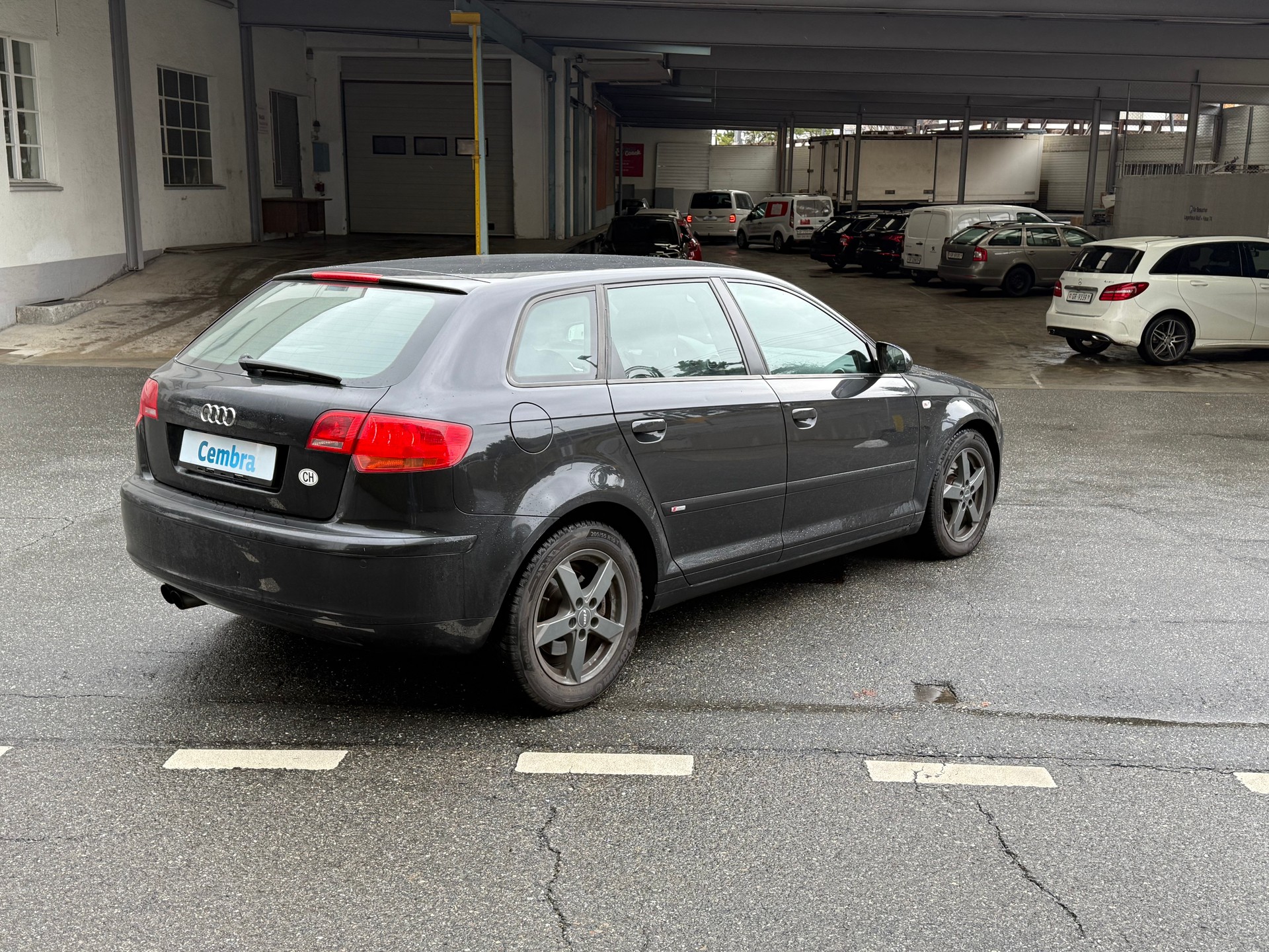 AUDI A3 Sportback 2.0 Turbo FSI Ambition quattro-image-4