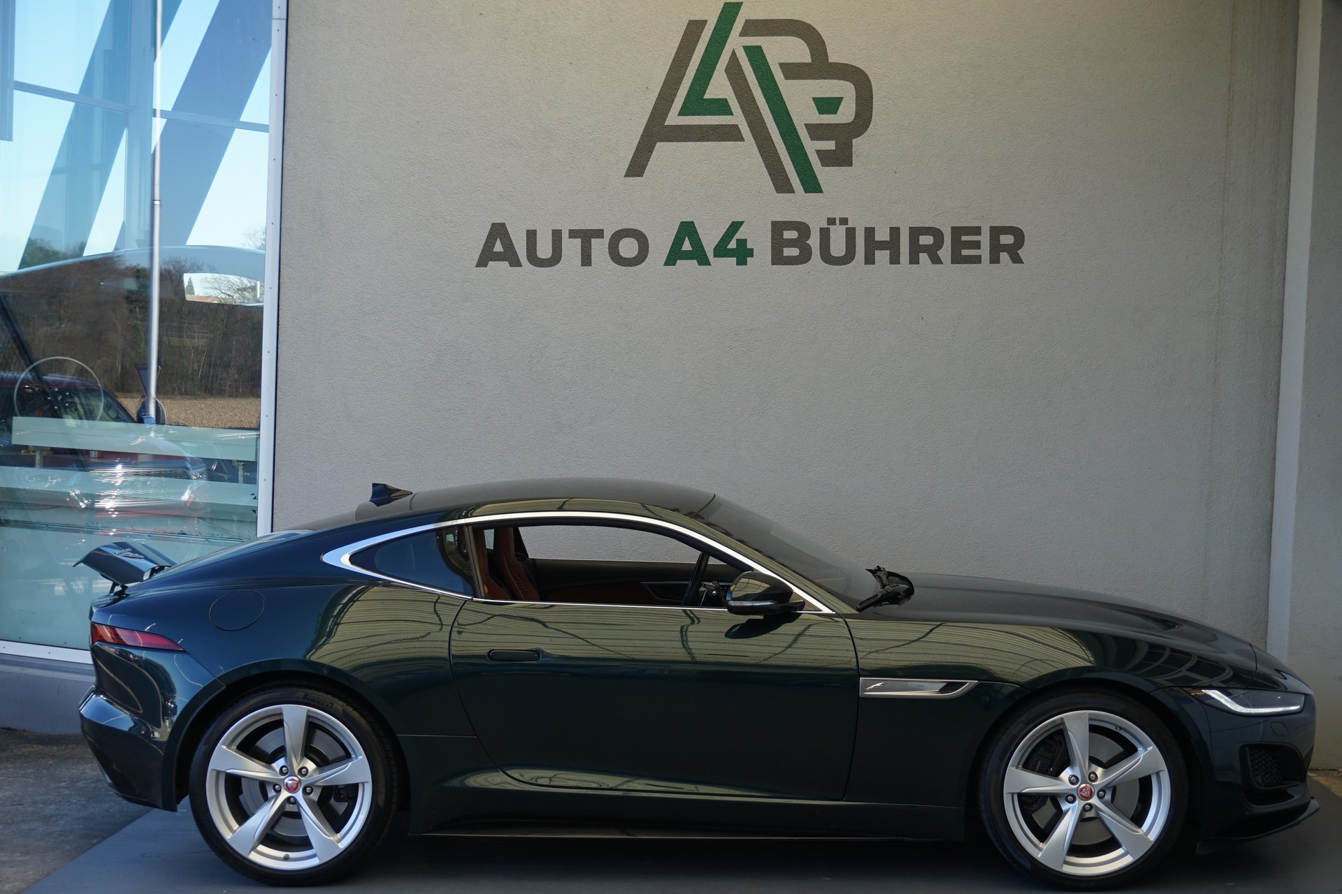 JAGUAR F-Type 2.0 I4 R-Dynamic Coupé 300PS-image-6