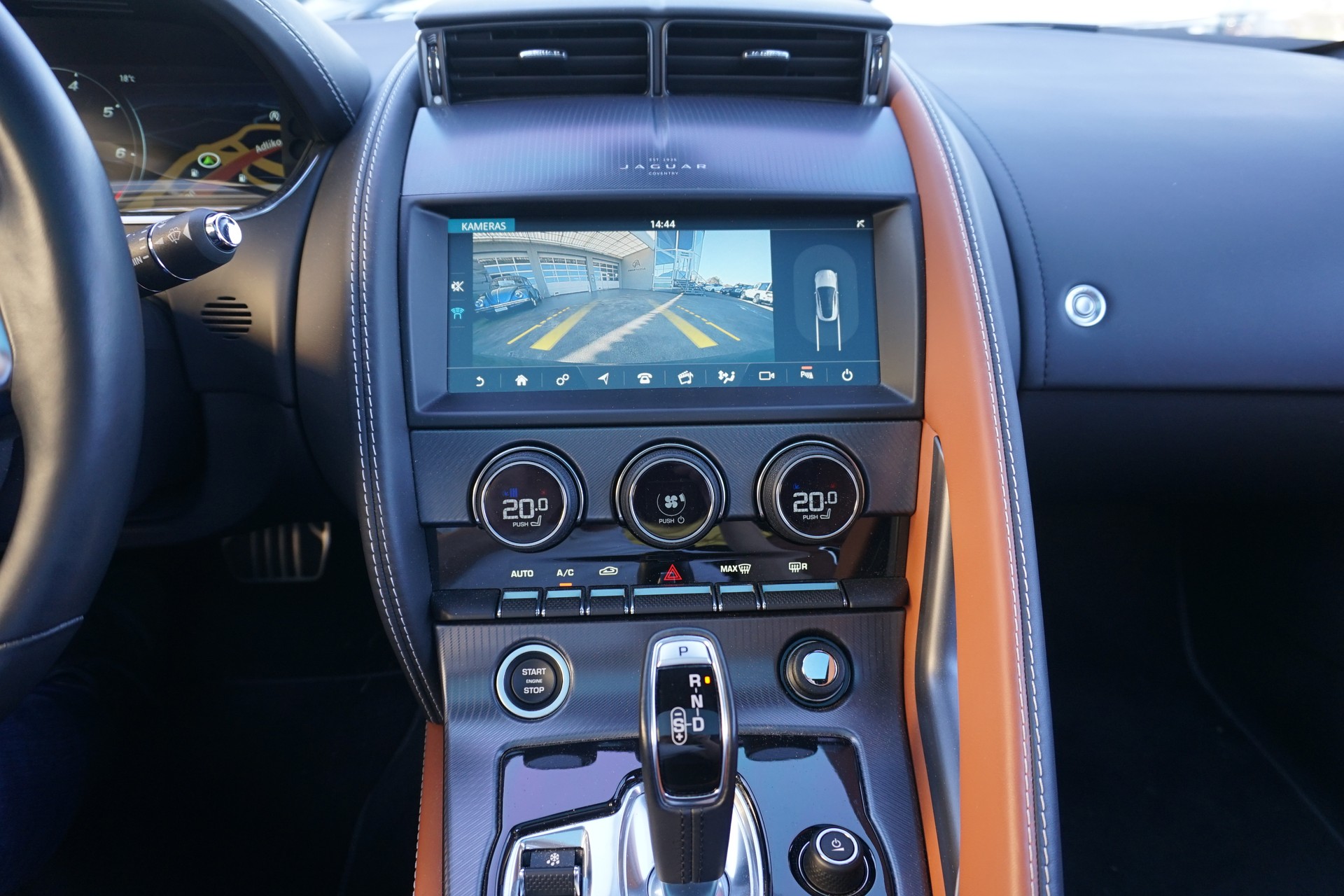 JAGUAR F-Type 2.0 I4 R-Dynamic Coupé 300PS-image-26