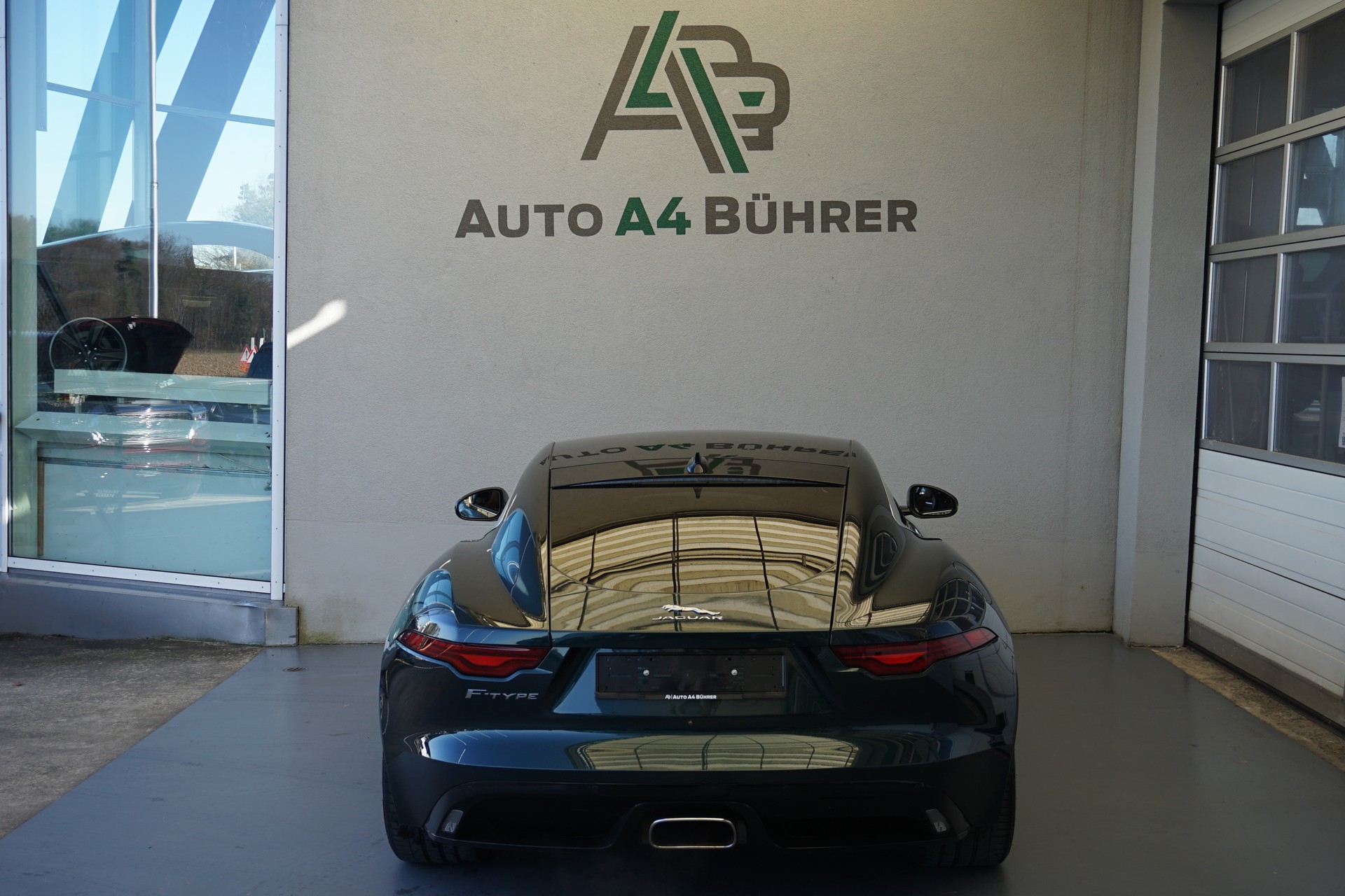 JAGUAR F-Type 2.0 I4 R-Dynamic Coupé 300PS-image-14