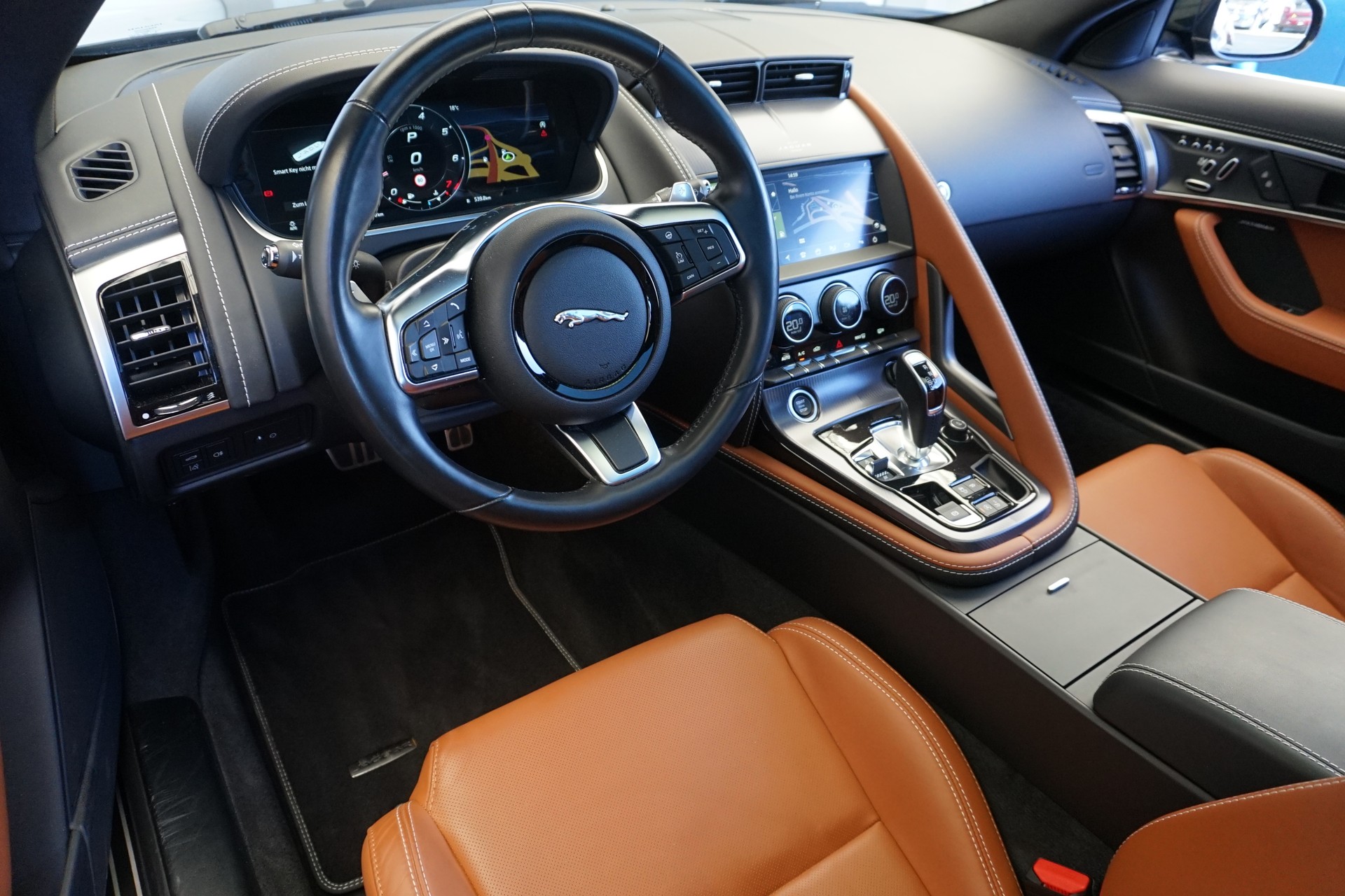 JAGUAR F-Type 2.0 I4 R-Dynamic Coupé 300PS-image-19