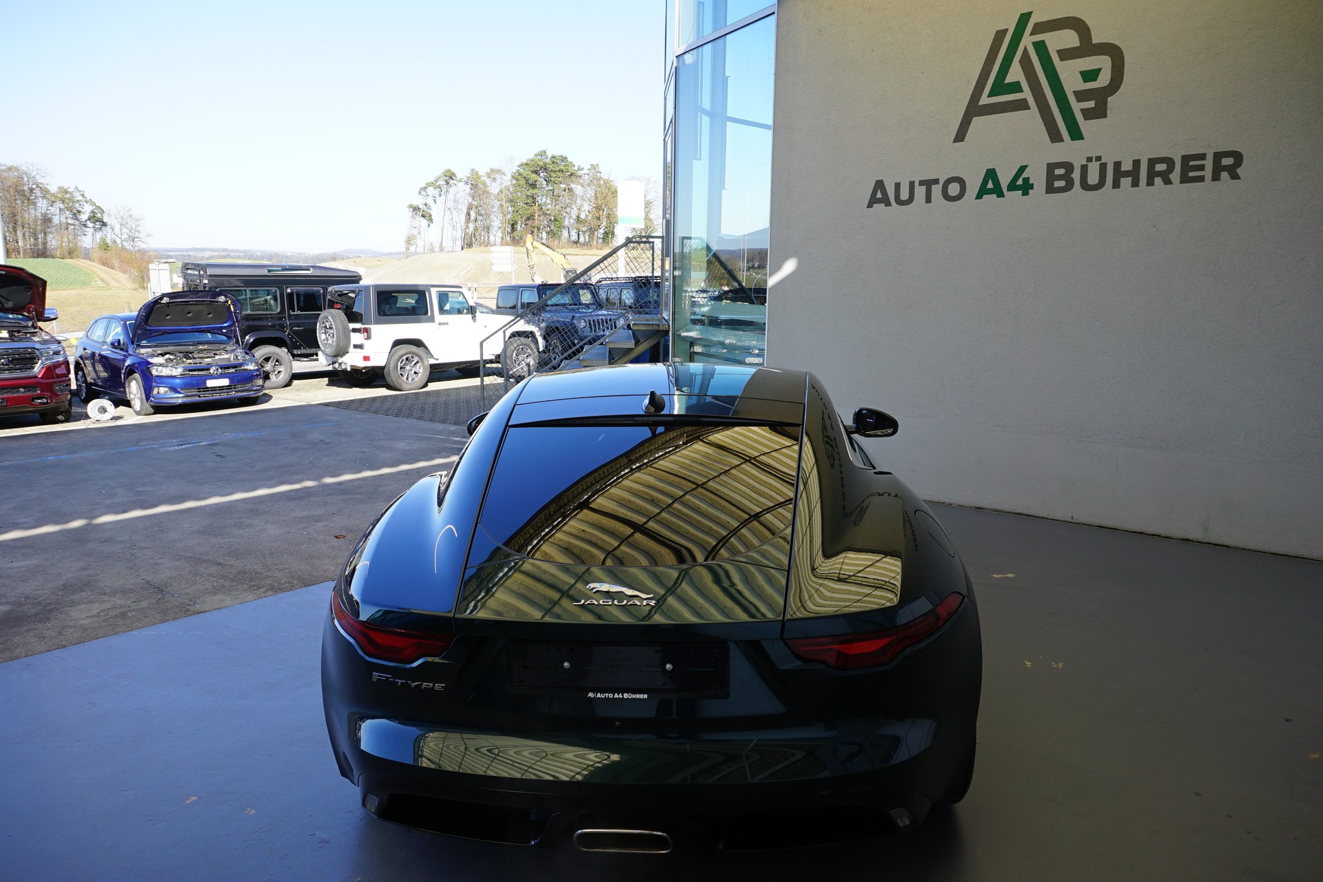 JAGUAR F-Type 2.0 I4 R-Dynamic Coupé 300PS-image-8