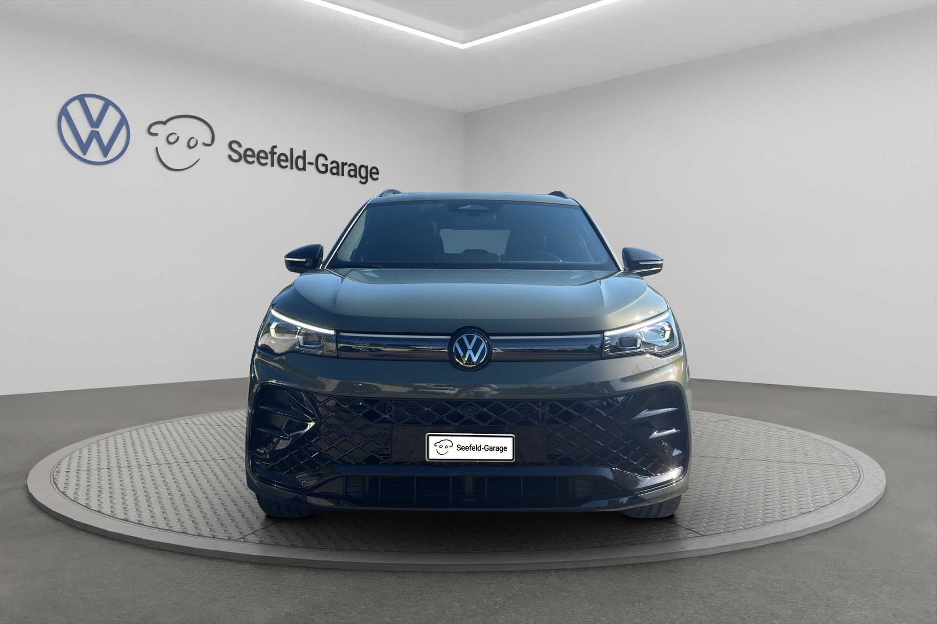 VW Tiguan 2.0 TSI DSG R-Line Plus 4Motion-image-1