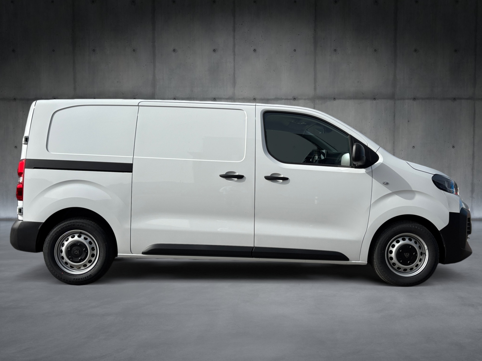PEUGEOT Expert 2.2 BlueHDi 150 S&S Standard EAT8-image-5