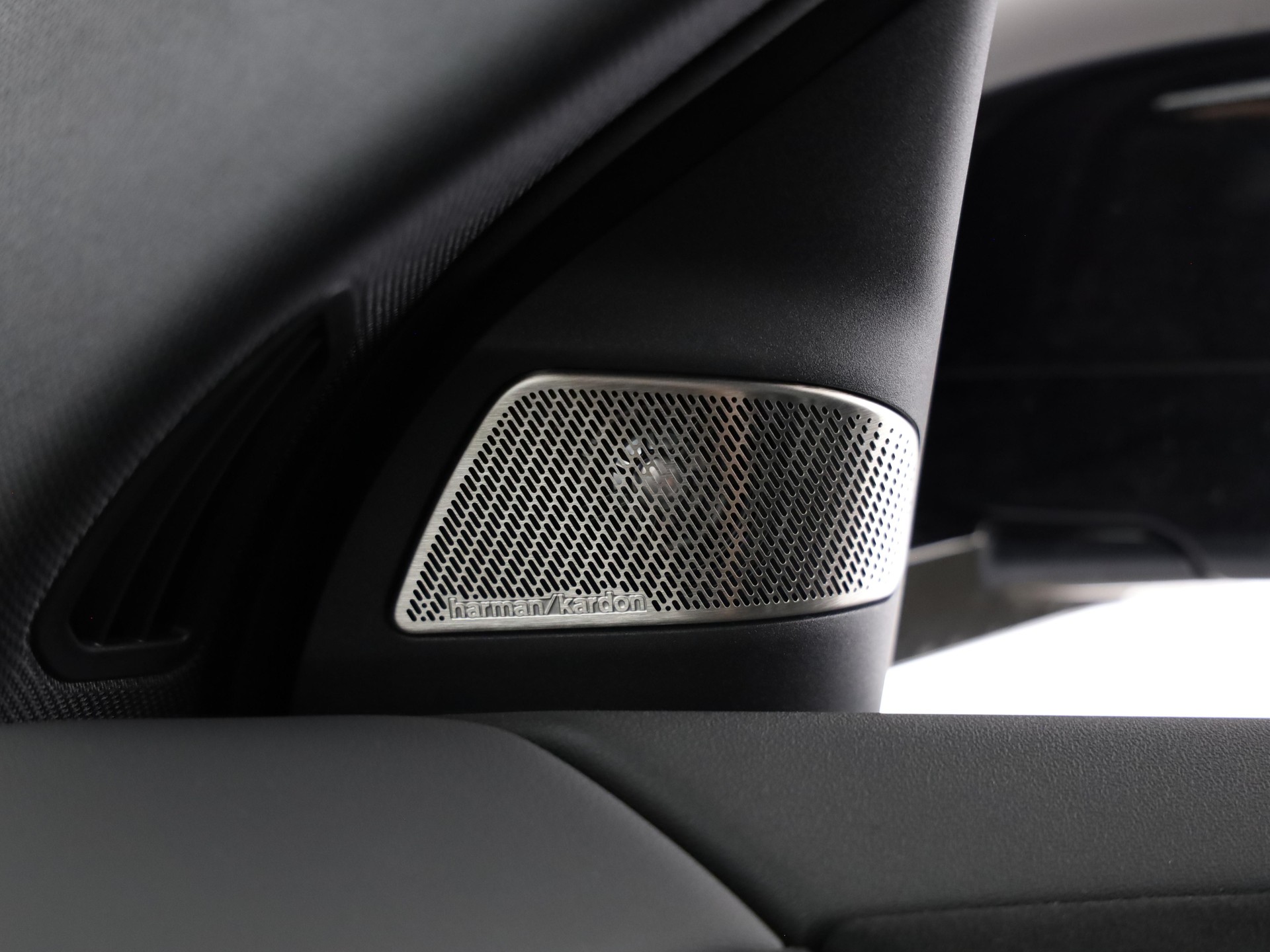BMW iX3 50 xDrive-image-20
