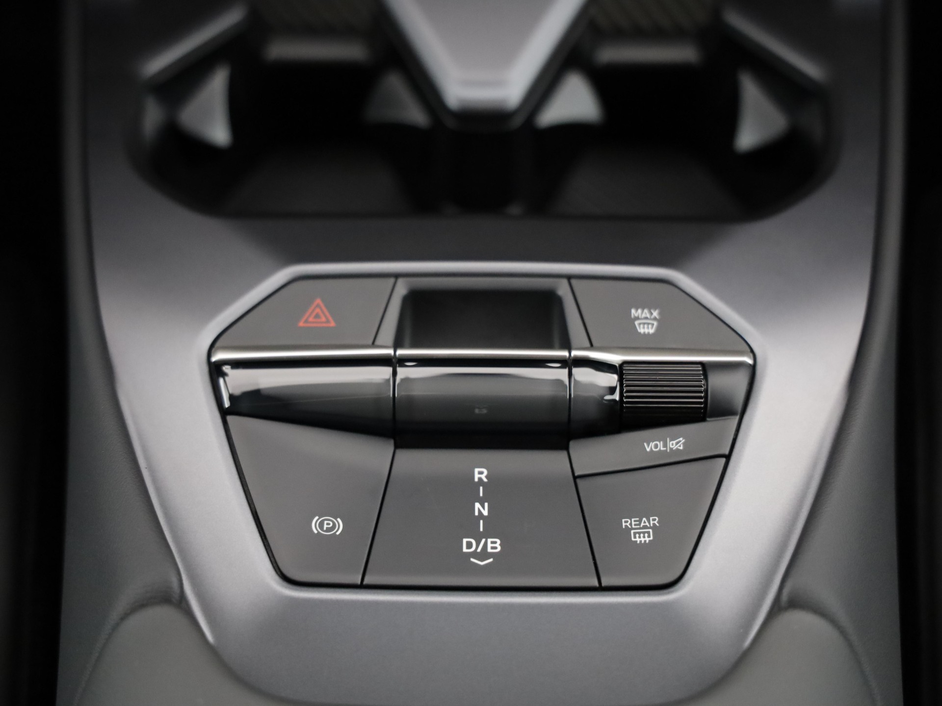 BMW iX3 50 xDrive-image-14