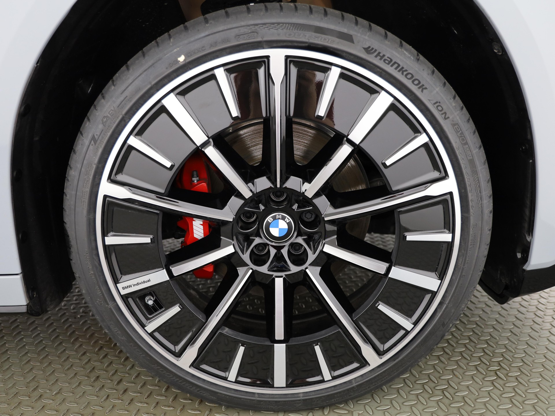 BMW iX3 50 xDrive-image-21
