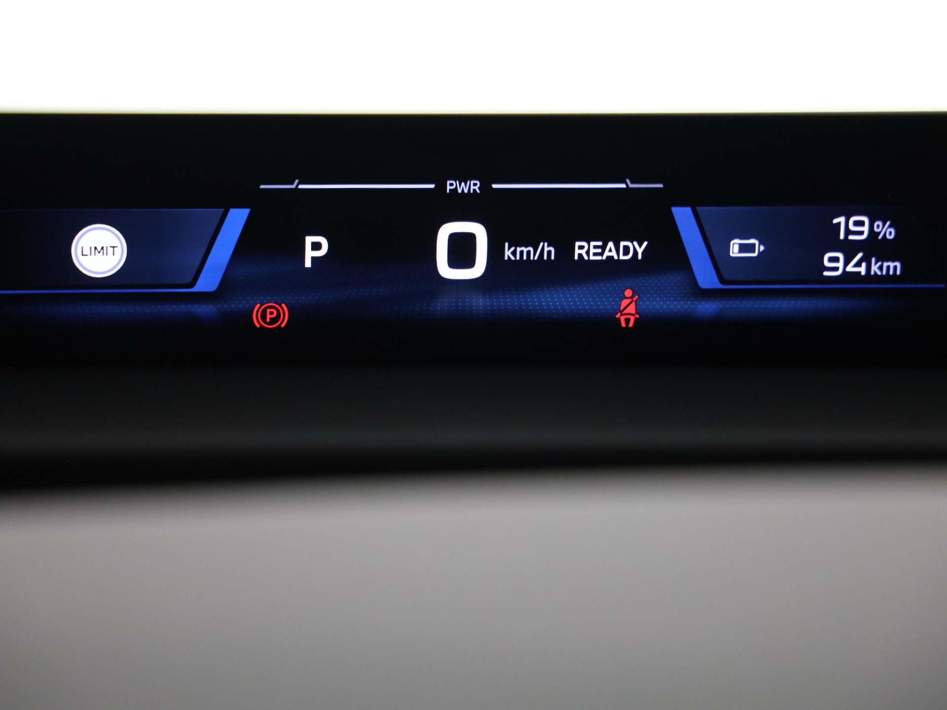 BMW iX3 50 xDrive-image-17