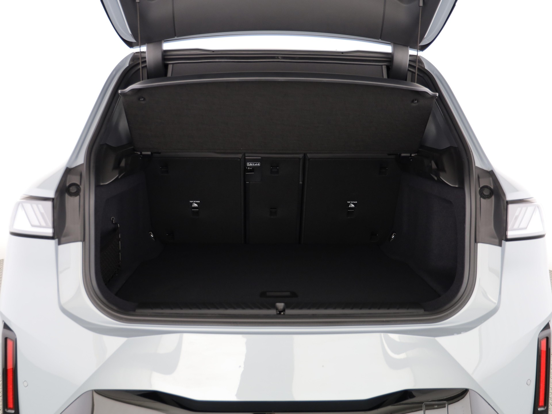 BMW iX3 50 xDrive-image-6