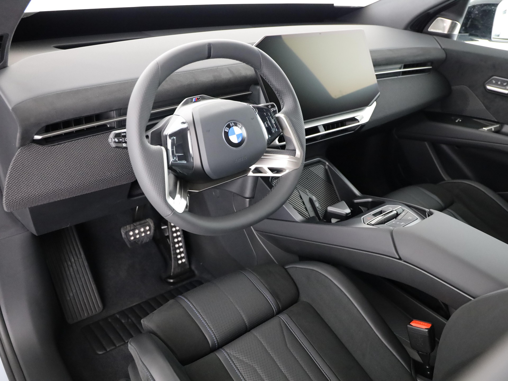 BMW iX3 50 xDrive-image-10