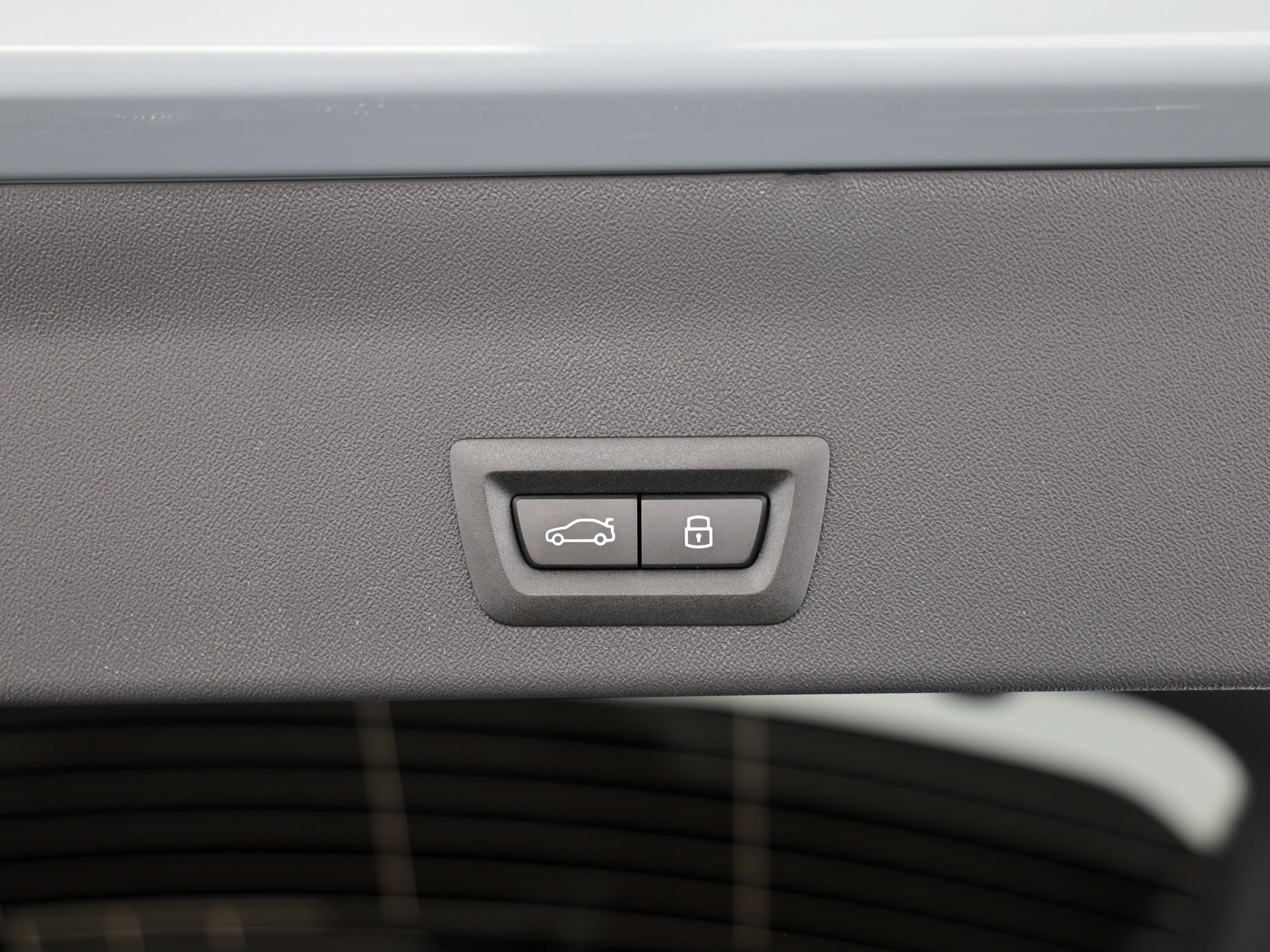 BMW iX3 50 xDrive-image-7