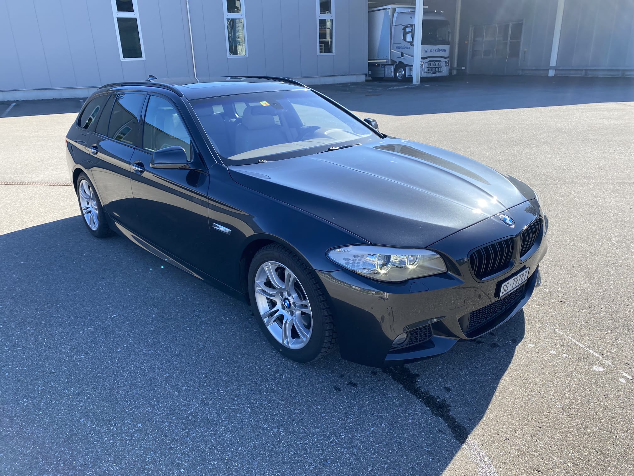 Car photo