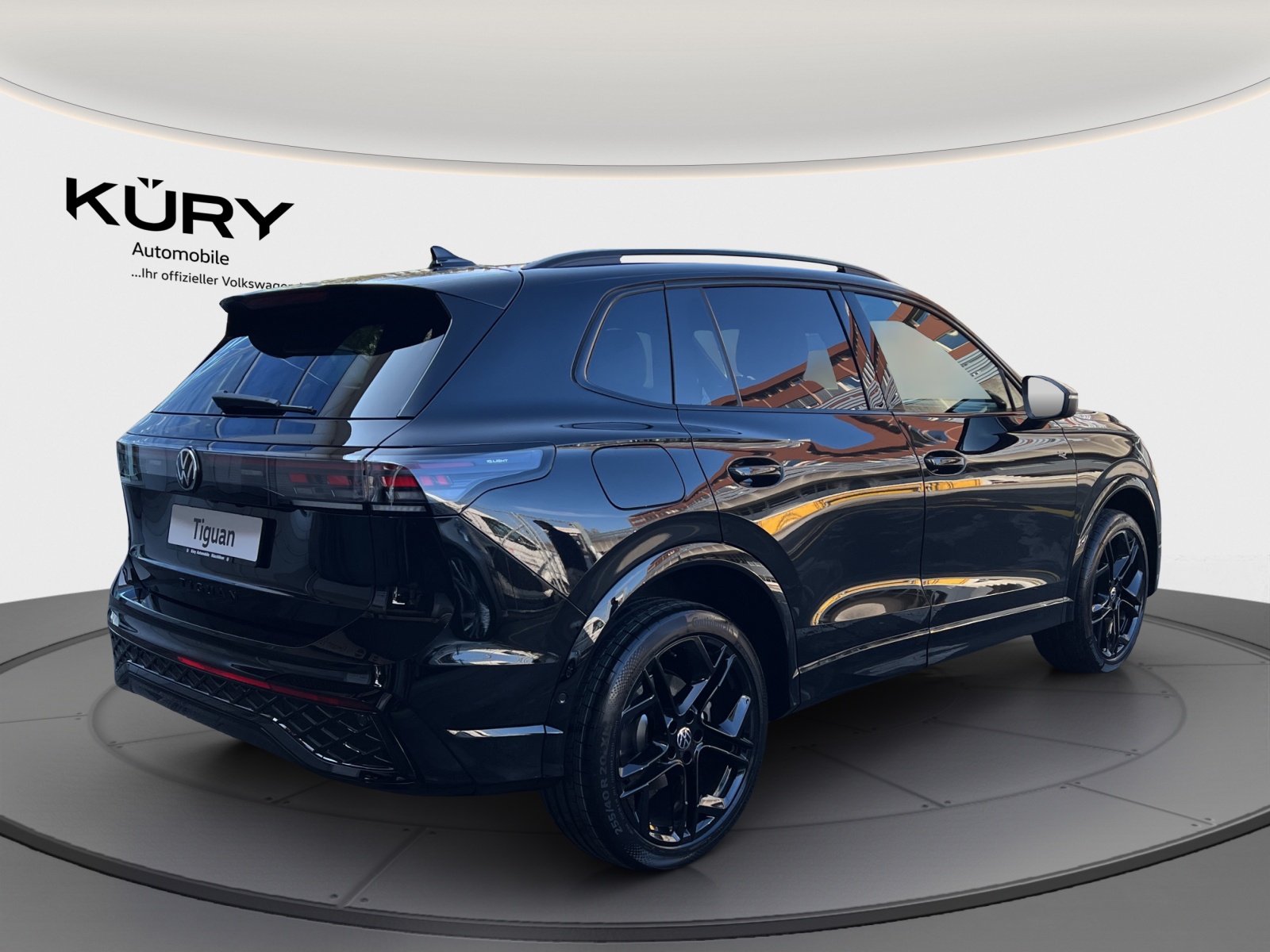 VW Tiguan 2.0 TSI DSG R-Line 4Motion-image-4