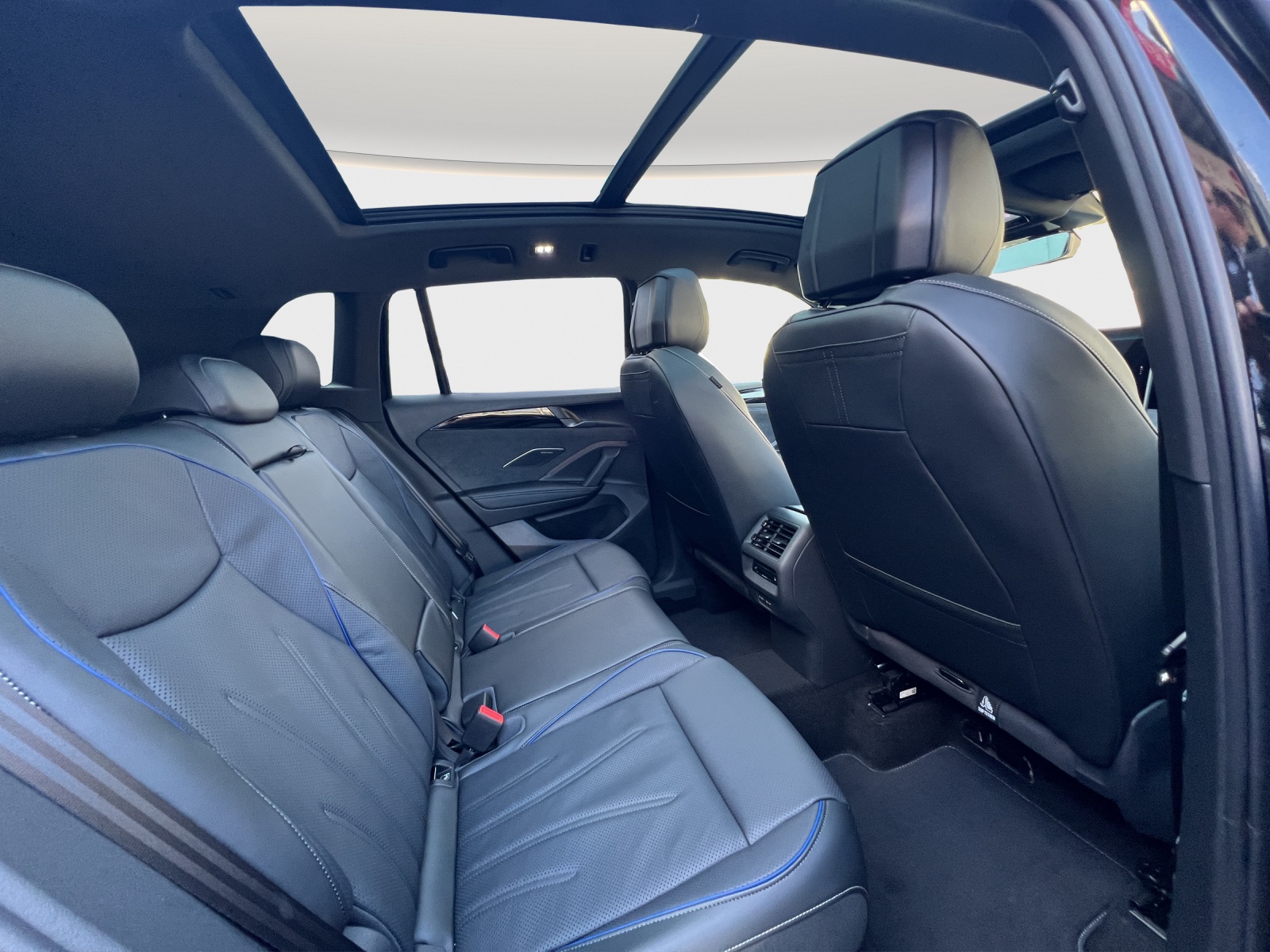 VW Tiguan 2.0 TSI DSG R-Line 4Motion-image-11