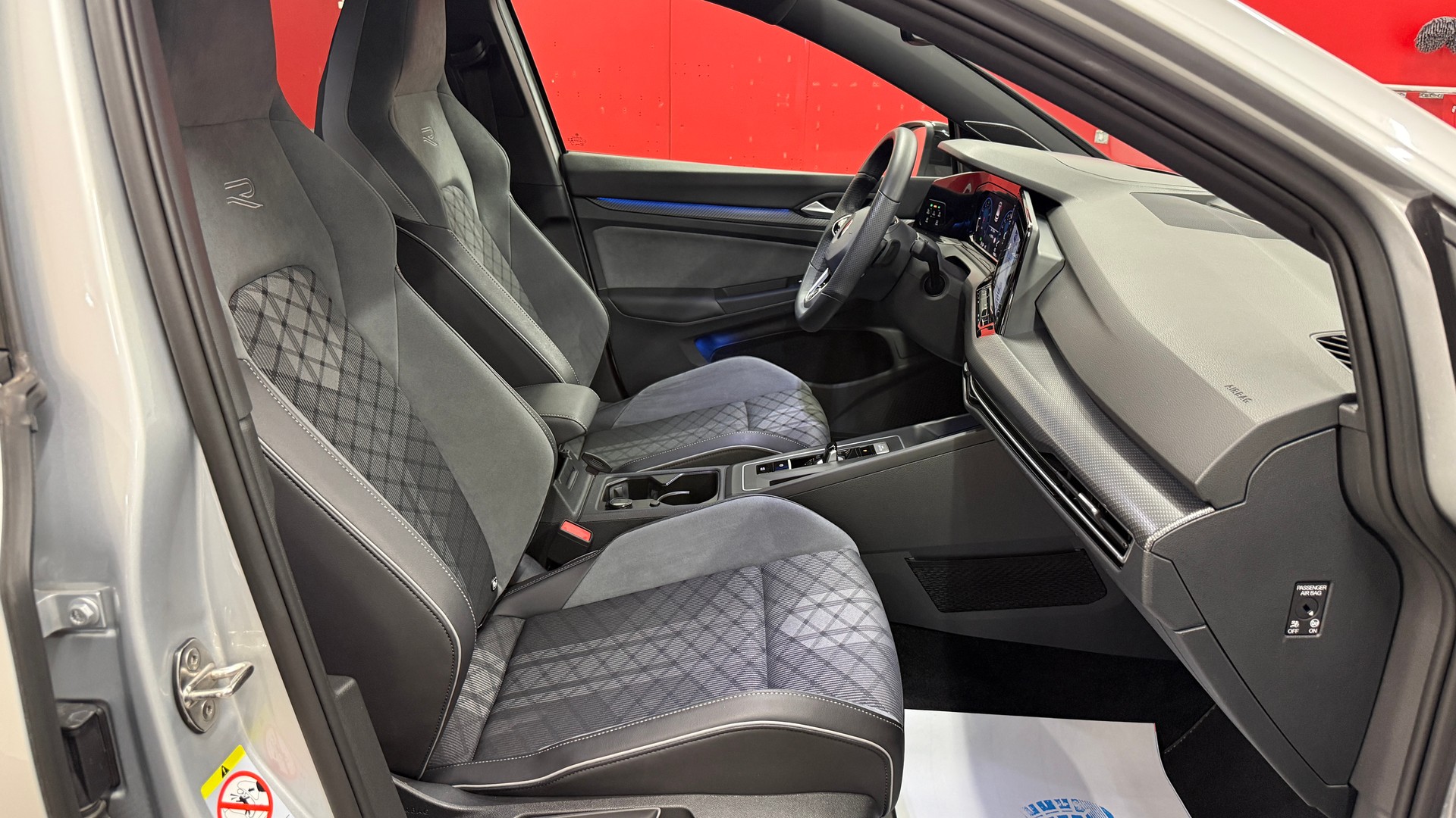 VW Golf 1.5 eTSI mHEV ACT R-Line DSG voller Ausstattung, frsich ab MFK Werkgarntie bis Mai 2026-image-17