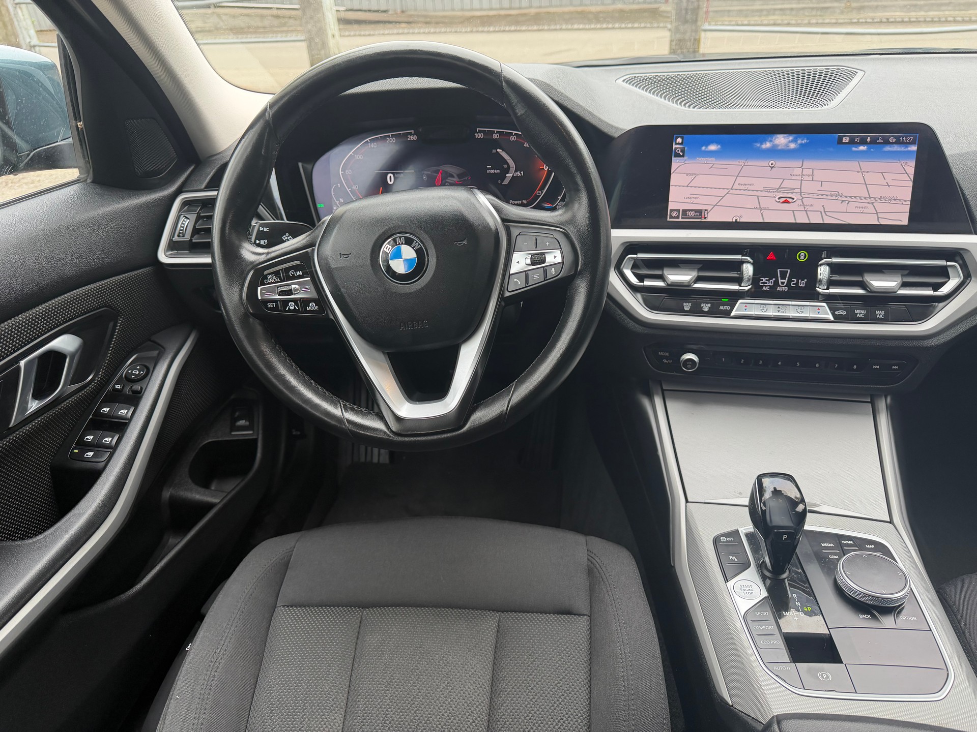BMW 318d 48V Touring Steptronic * Gr. Navi * LED Scheinwerfer * Klima-auto * Tempomat * PDC V&H * Frisch Ab MFK-image-3