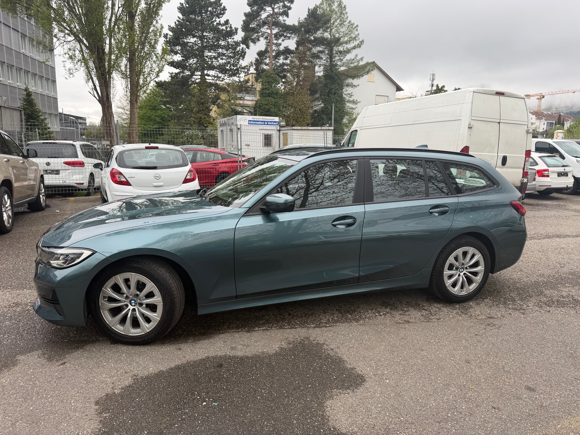 BMW 318d 48V Touring Steptronic * Gr. Navi * LED Scheinwerfer * Klima-auto * Tempomat * PDC V&H * Frisch Ab MFK-image-9