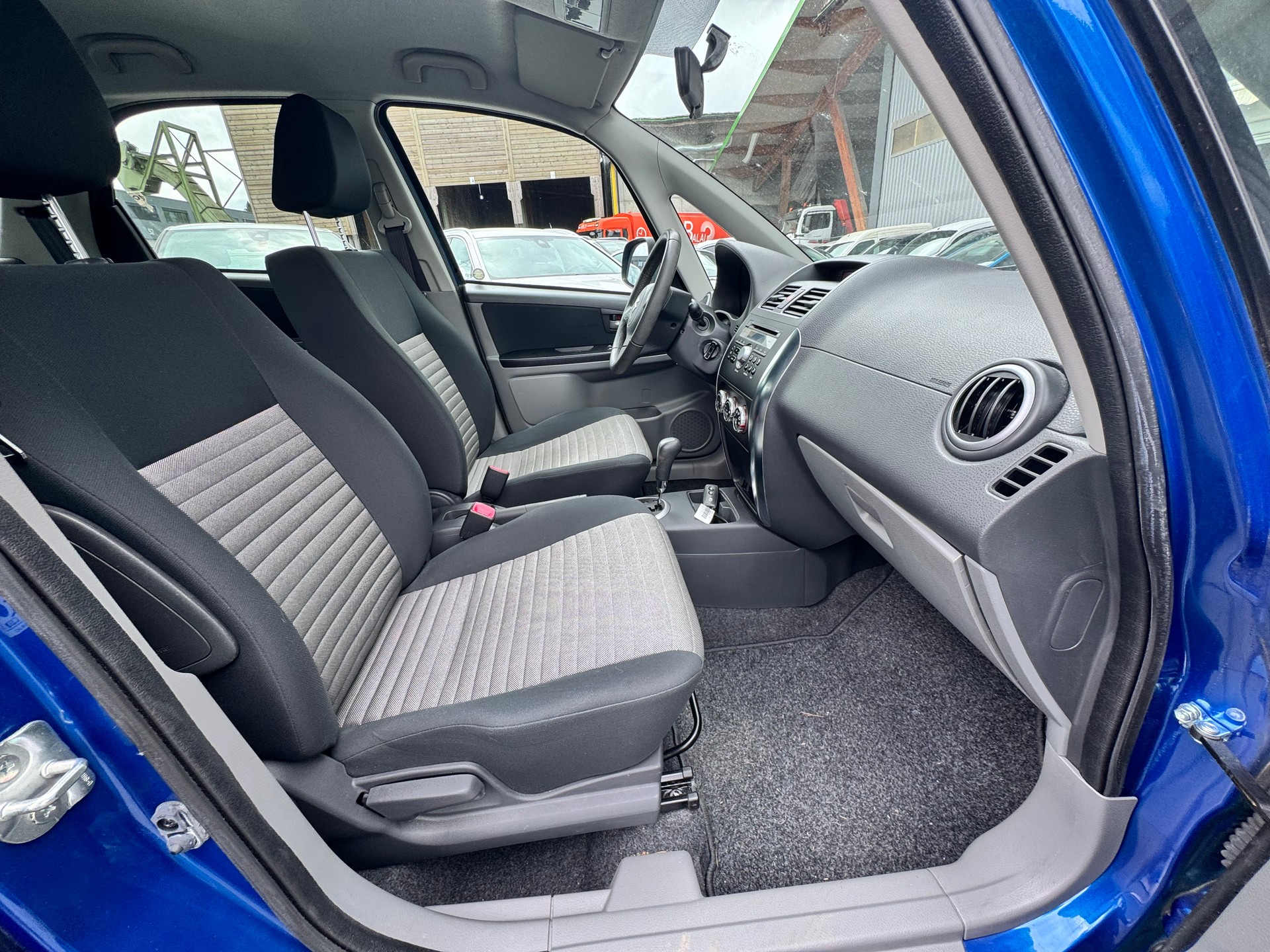 SUZUKI SX4 1.6 16V GL Top 2WD Automatic-image-6