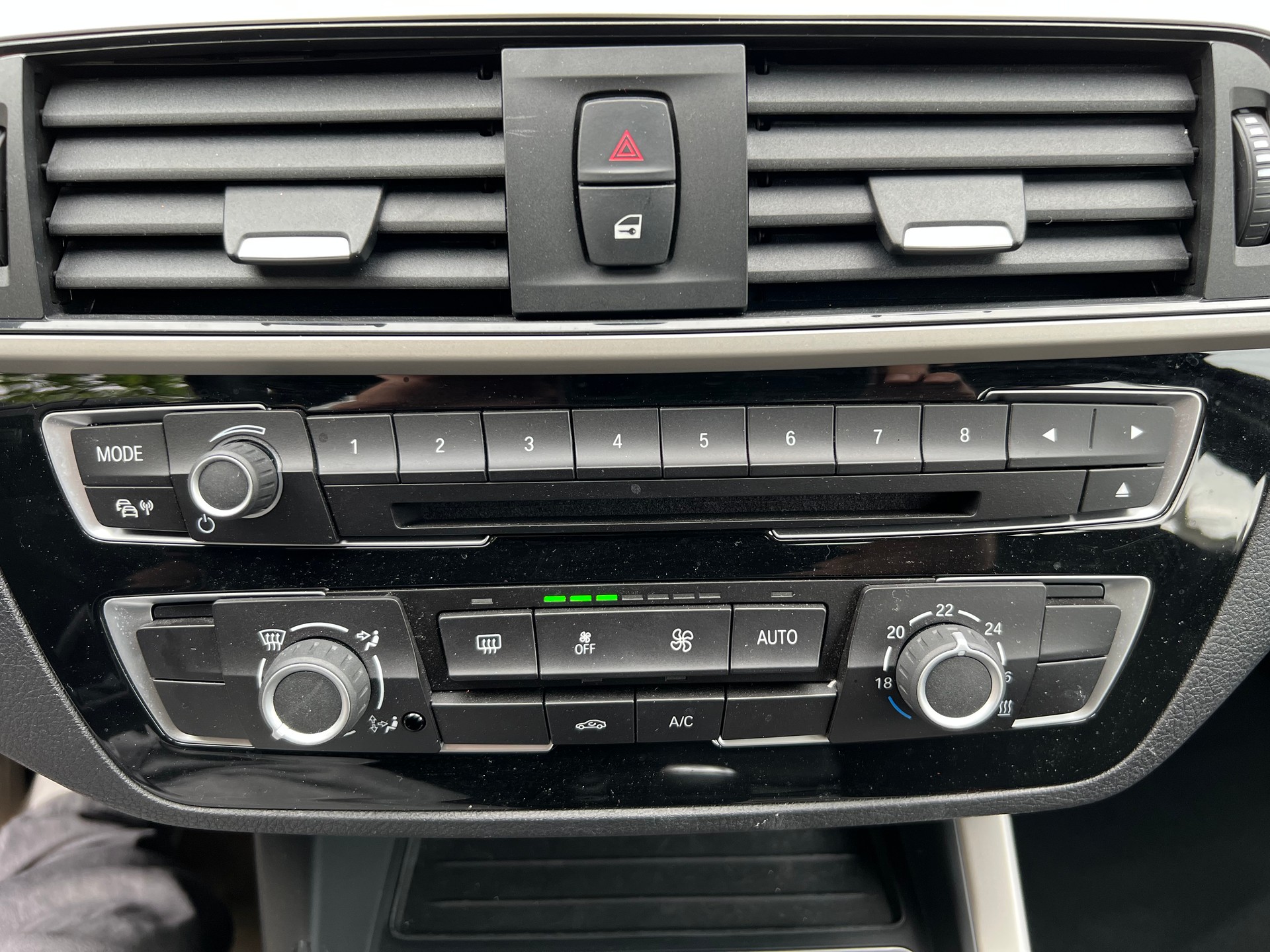 BMW 114d Business-image-15