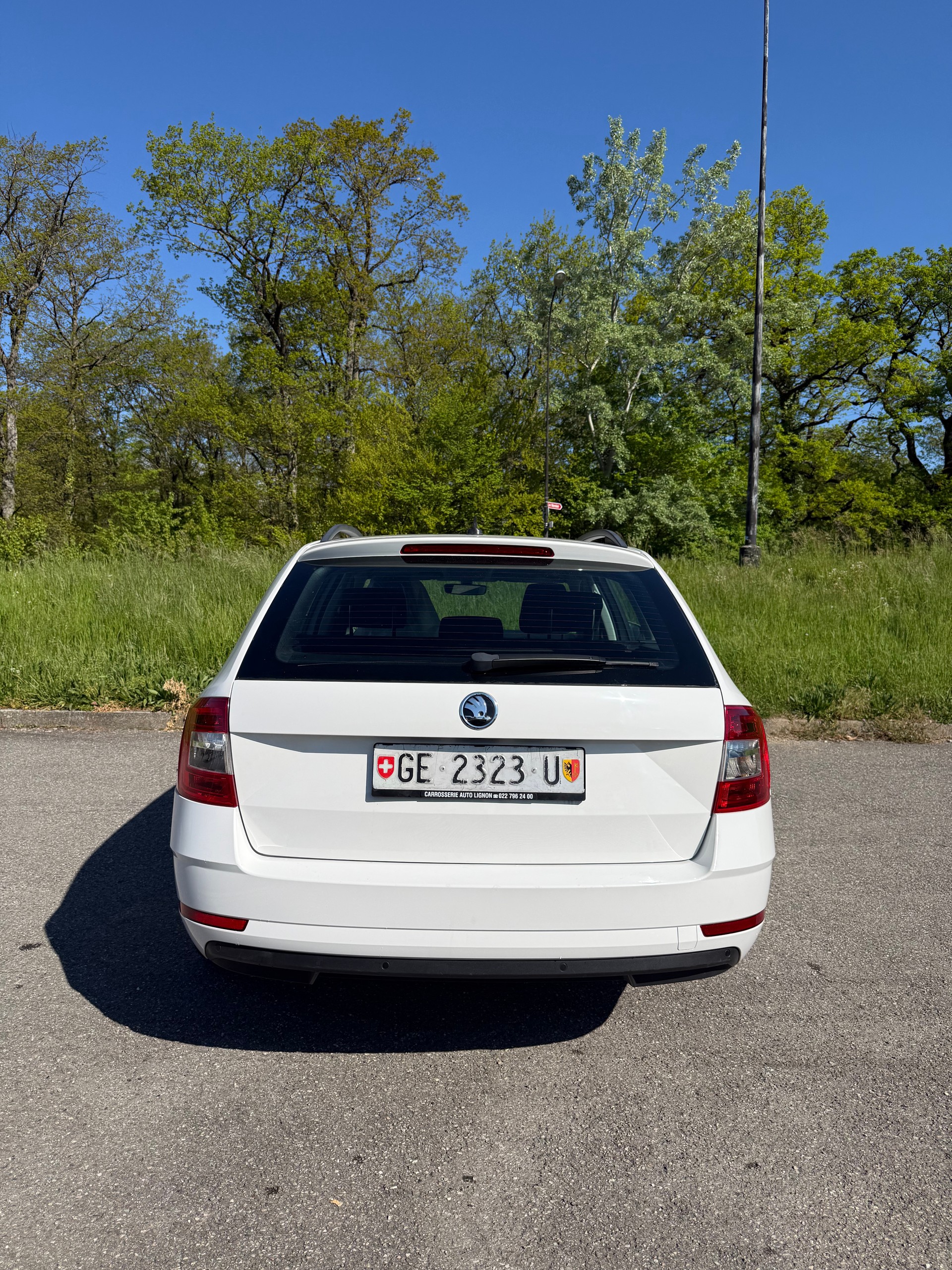 SKODA Octavia Combi 1.6 TDI Ambition DSG-image-4