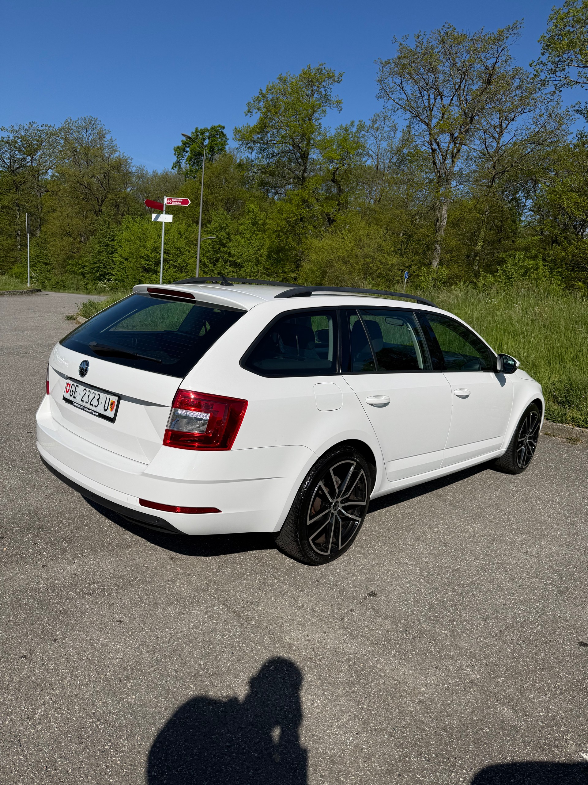SKODA Octavia Combi 1.6 TDI Ambition DSG-image-5
