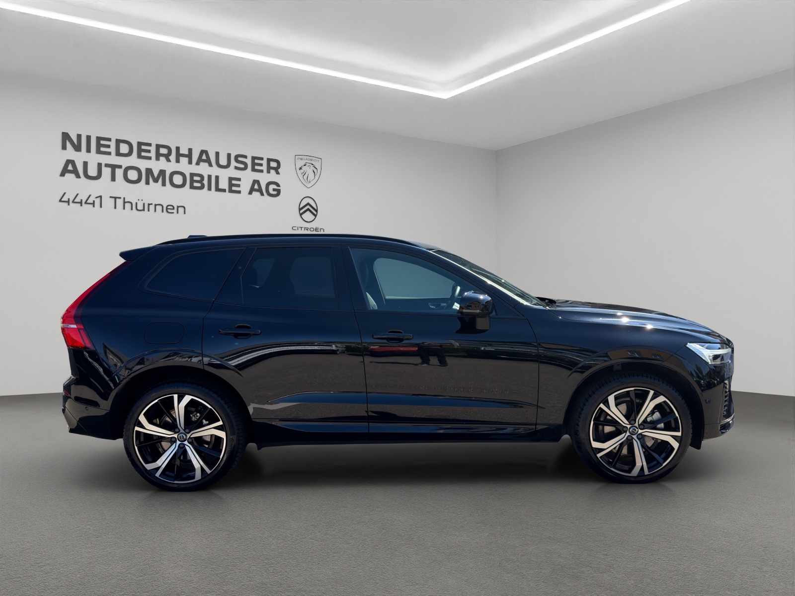 VOLVO XC60 2.0 T6 TE Ultimate Dark eAWD-image-1