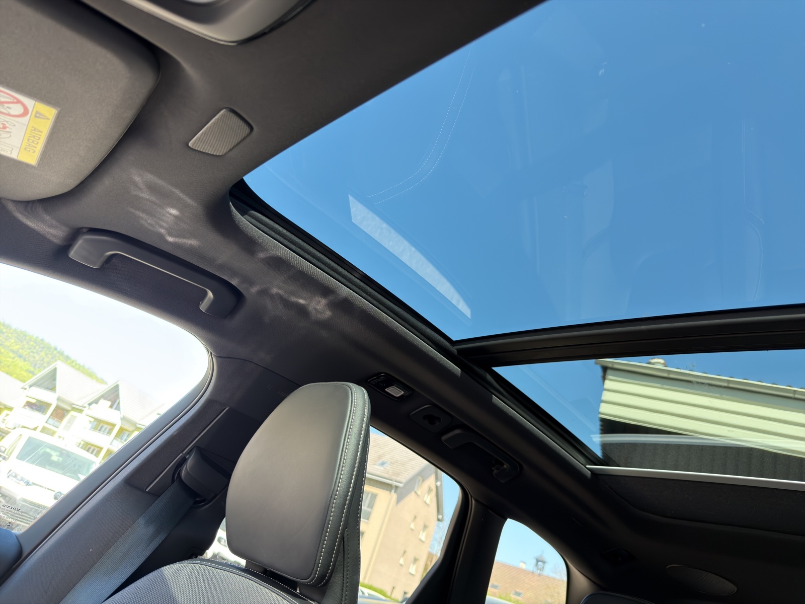 VOLVO XC60 2.0 T6 TE Ultimate Dark eAWD-image-11