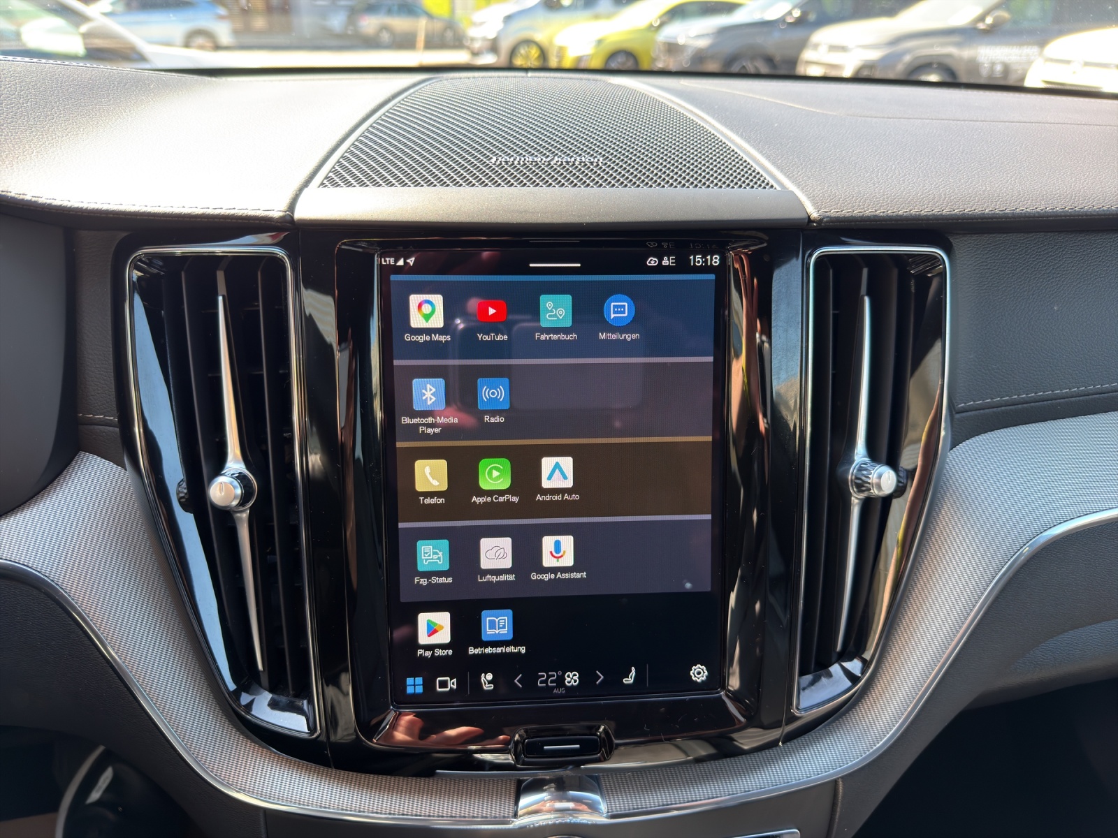 VOLVO XC60 2.0 T6 TE Ultimate Dark eAWD-image-8