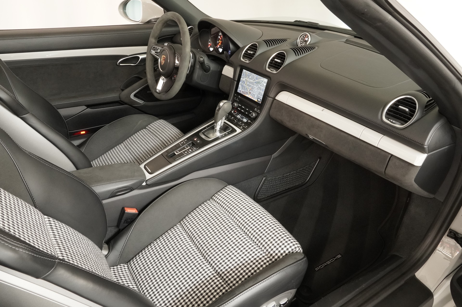 PORSCHE 718 Boxster GTS 4.0 PDK-image-11