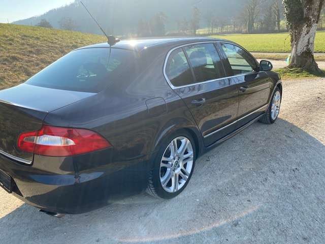 SKODA 3.6 V6 FSI Elegance 4x4 DSG