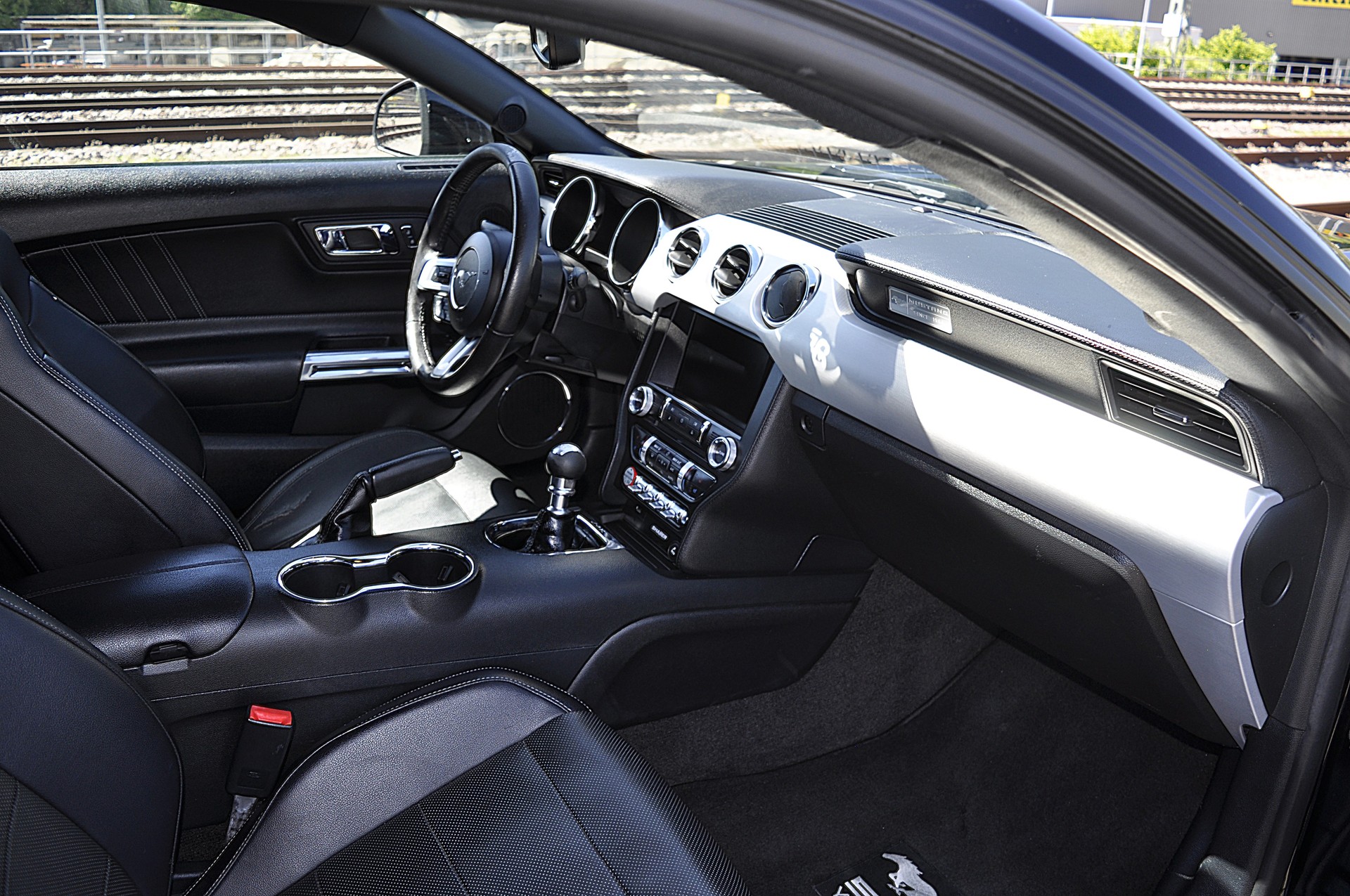 FORD Mustang Fastback 2.3-image-8