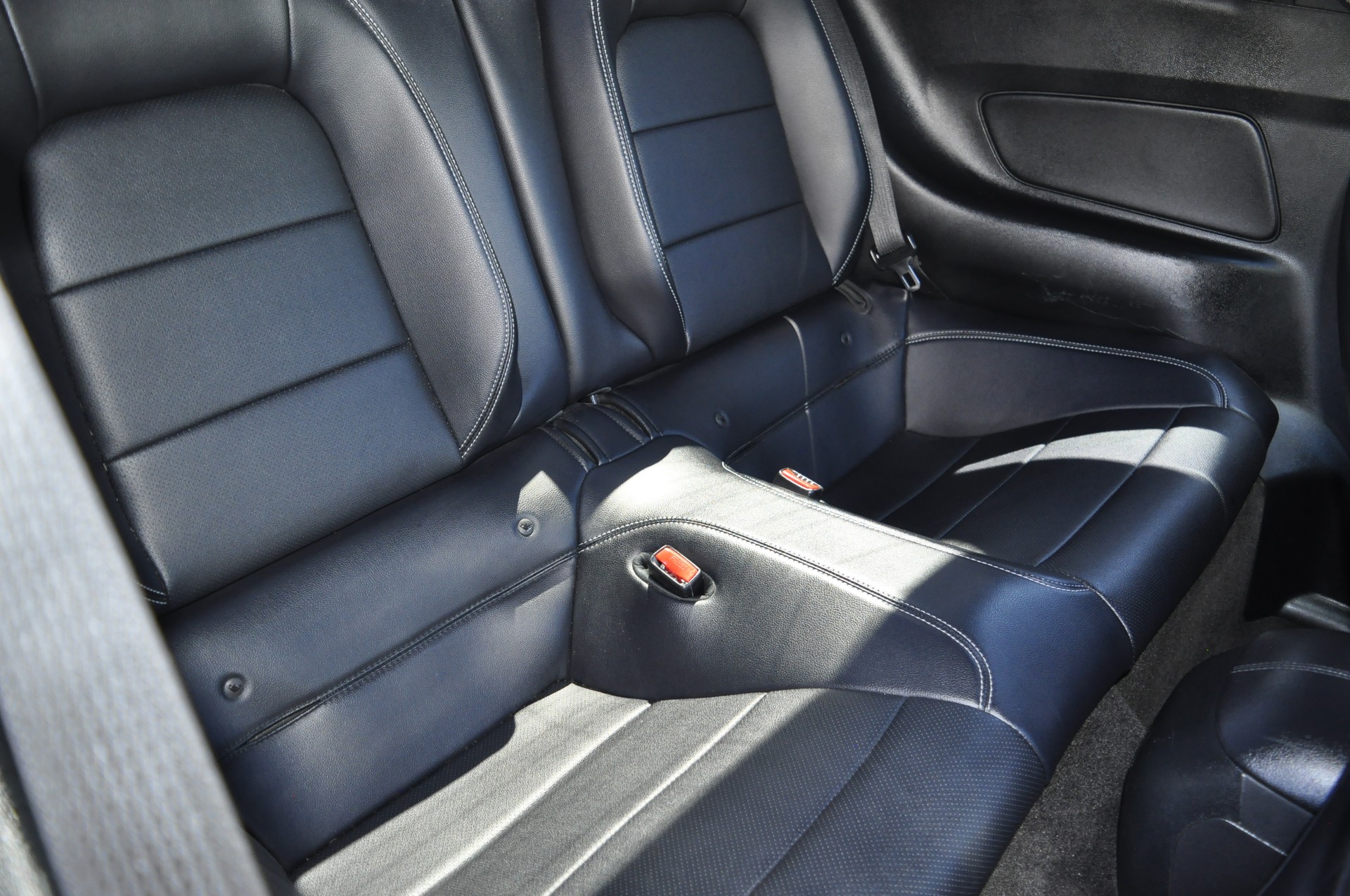 FORD Mustang Fastback 2.3-image-12