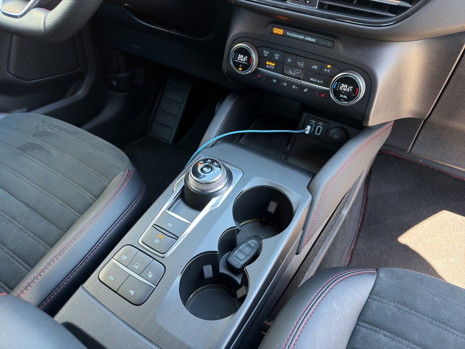FORD Kuga 2.5 PHEV ST-Line X 2WD-image-23