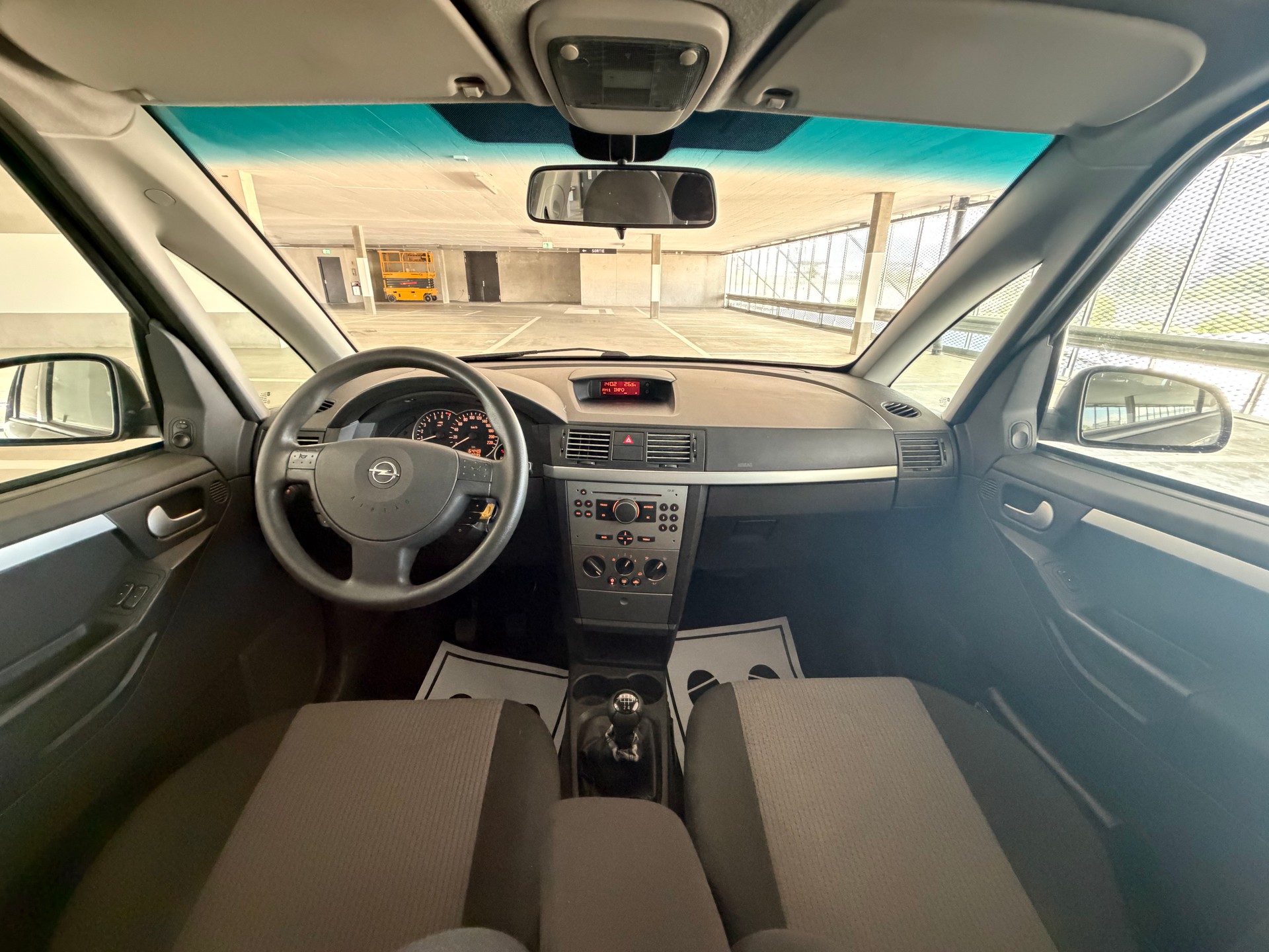 OPEL Meriva 1.6i 16V - 59.000 Kilométrage-image-10