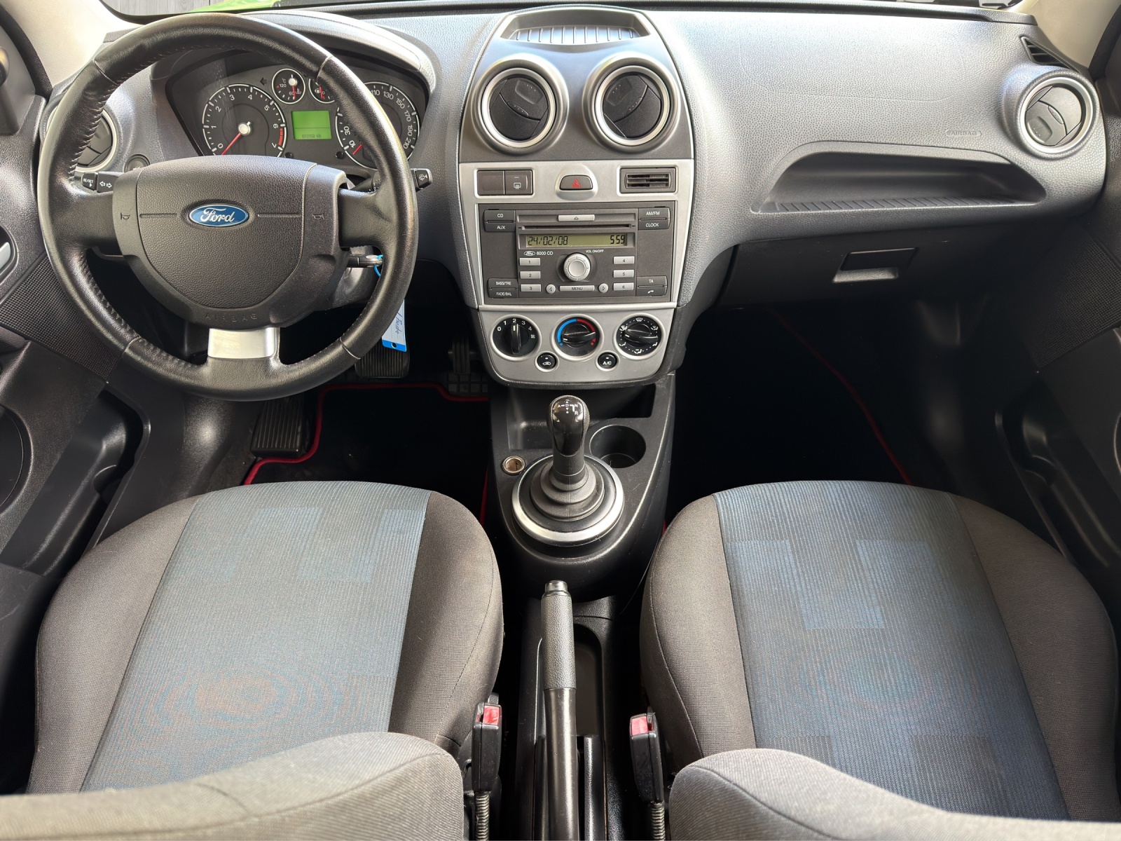 FORD Fiesta 1.4 16V Ghia-image-8