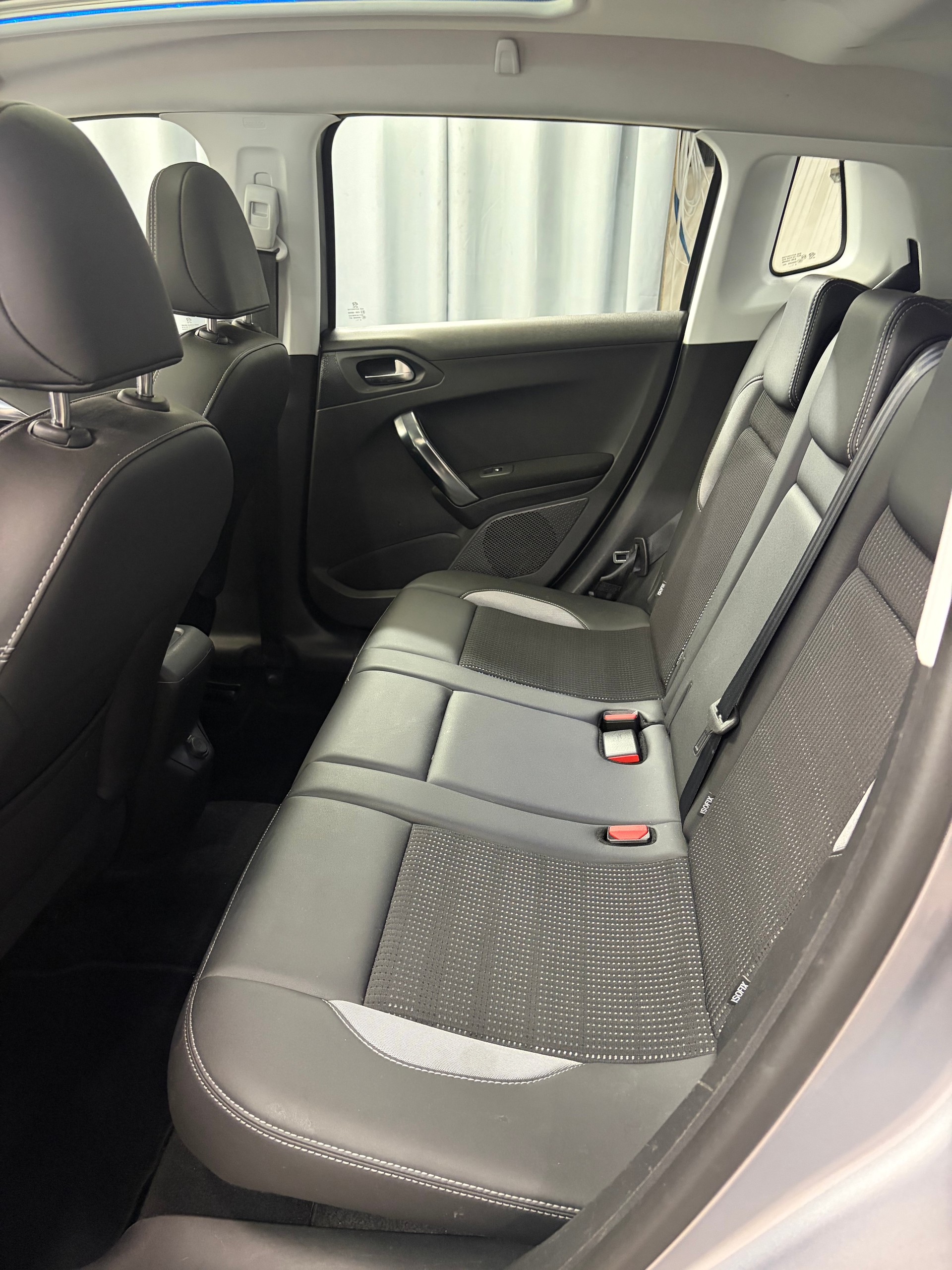 PEUGEOT 2008 1.6 e-HDi Active EGS6 SST-image-9