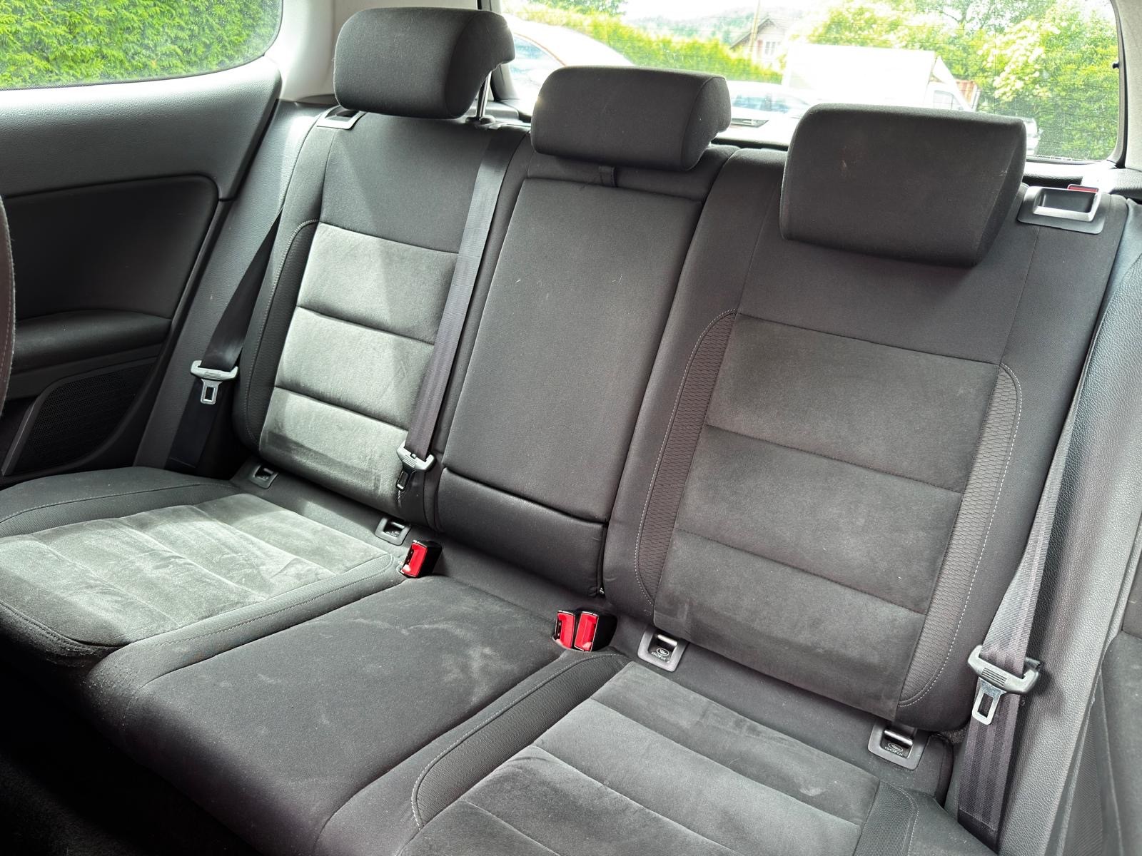 VW Golf 1.4 TSI Highline-image-9