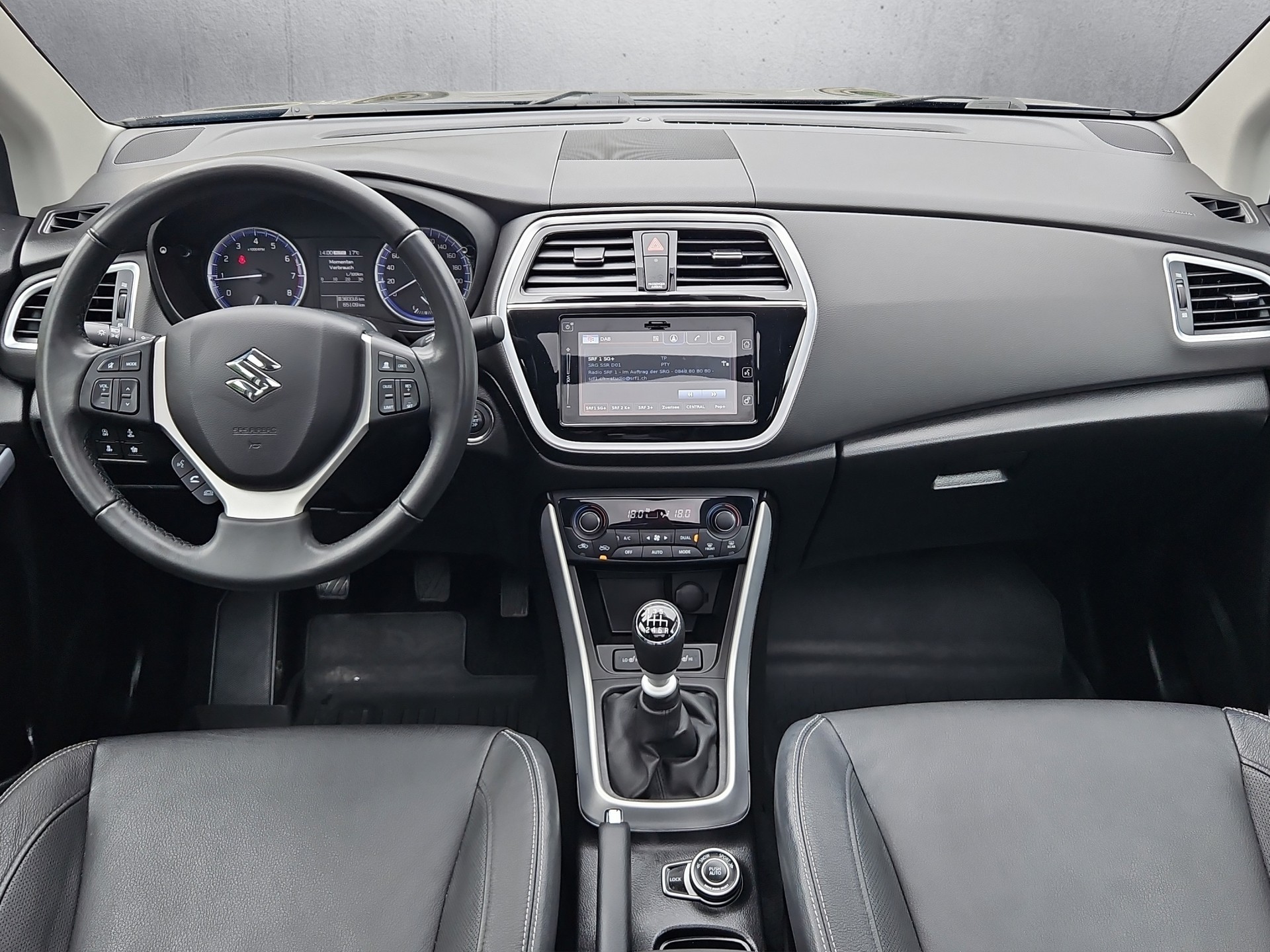 SUZUKI SX4 S-Cross 1.4Piz S Top 4WD-image-11