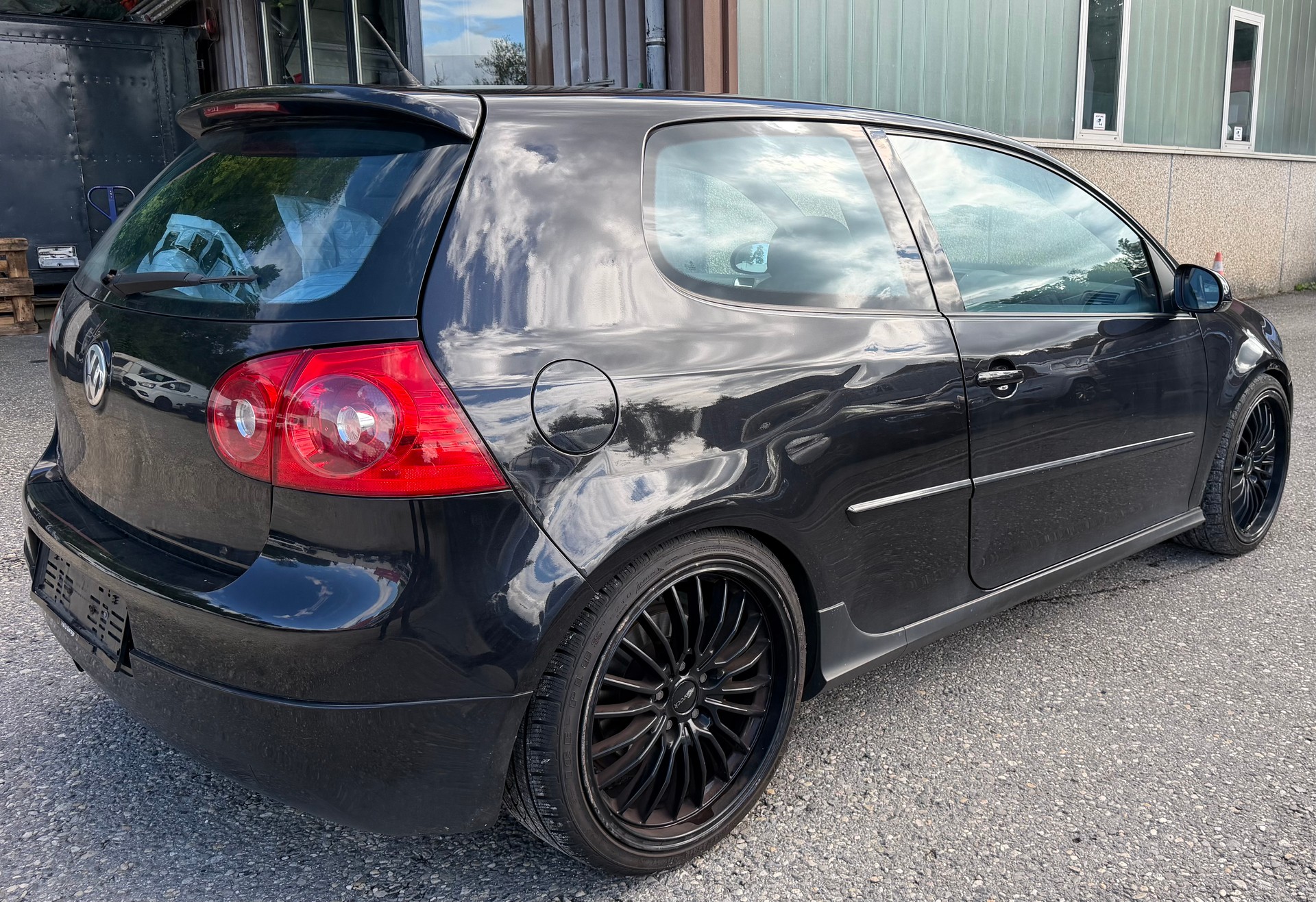 VW Golf 2.0 TFSI GTI-image-2