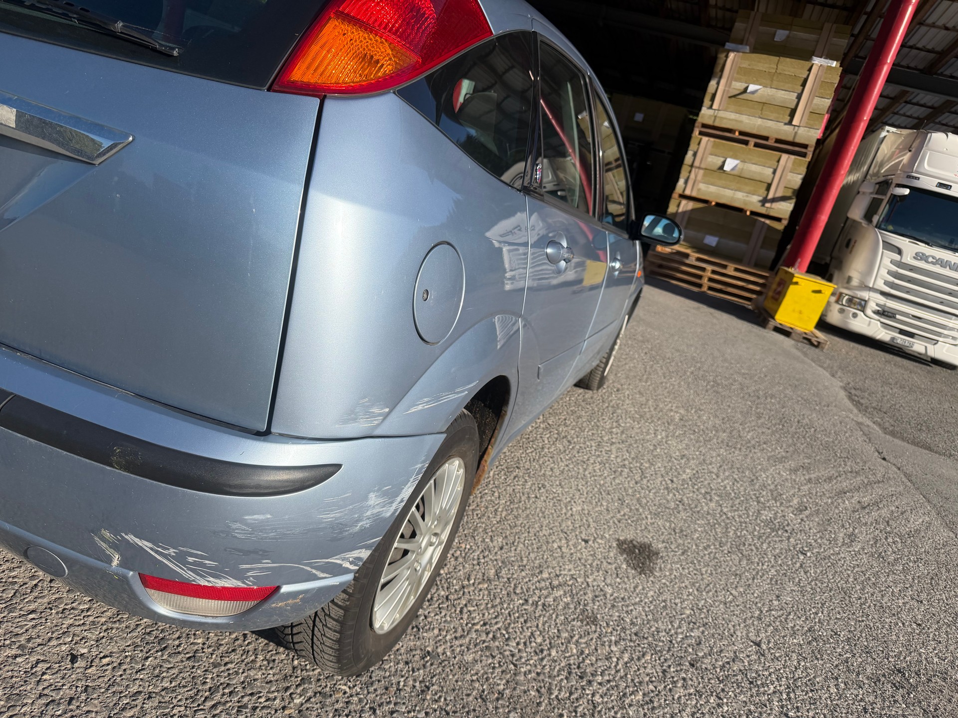 FORD Focus 1.6i 16V Ghia-image-10
