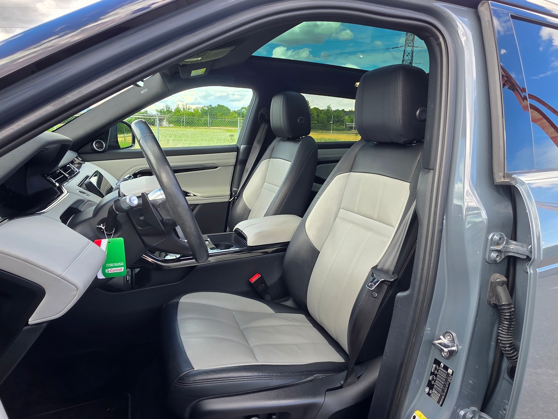 LAND ROVER Range Rover Evoque R-Dyn First Edi P 250 HSE AT9-image-13