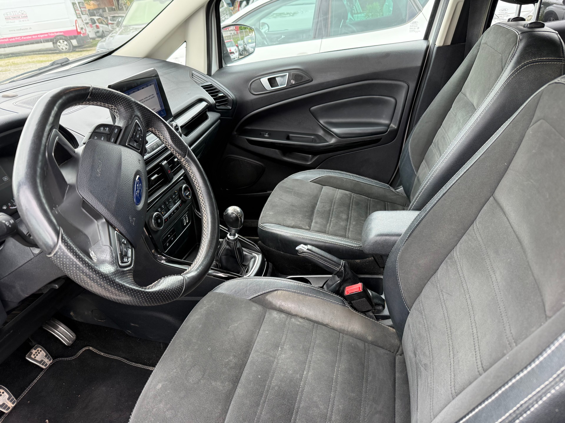 FORD EcoSport 1.0 SCTi ST-Line-image-6
