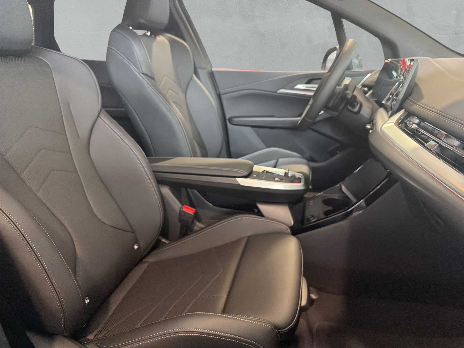 BMW 218d Active Tourer M Sport DKG-image-12
