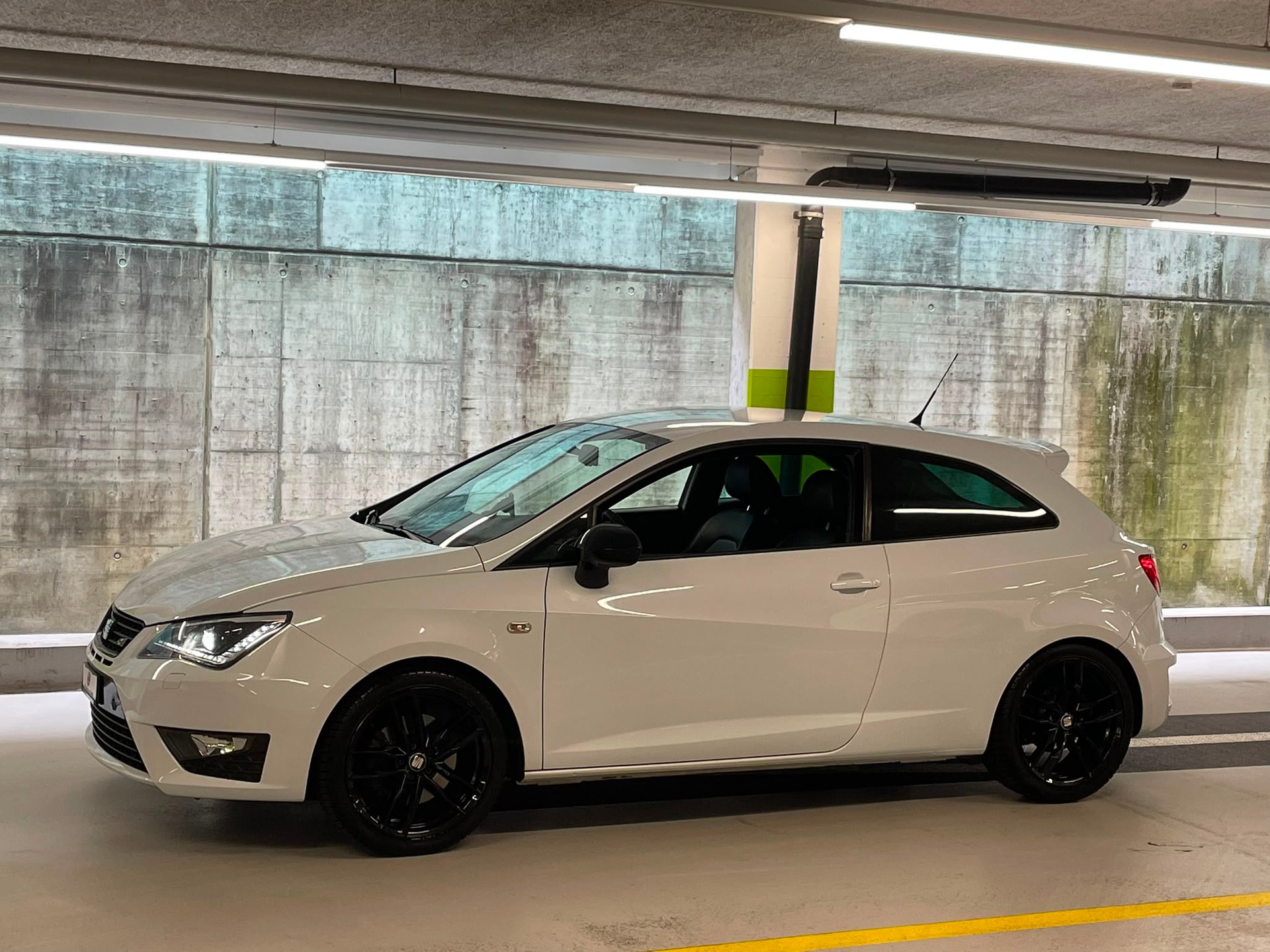 SEAT Ibiza SC 1.4 TSI Cupra R13 DSG ABT // GARANTIE & MFK NEU-image-1