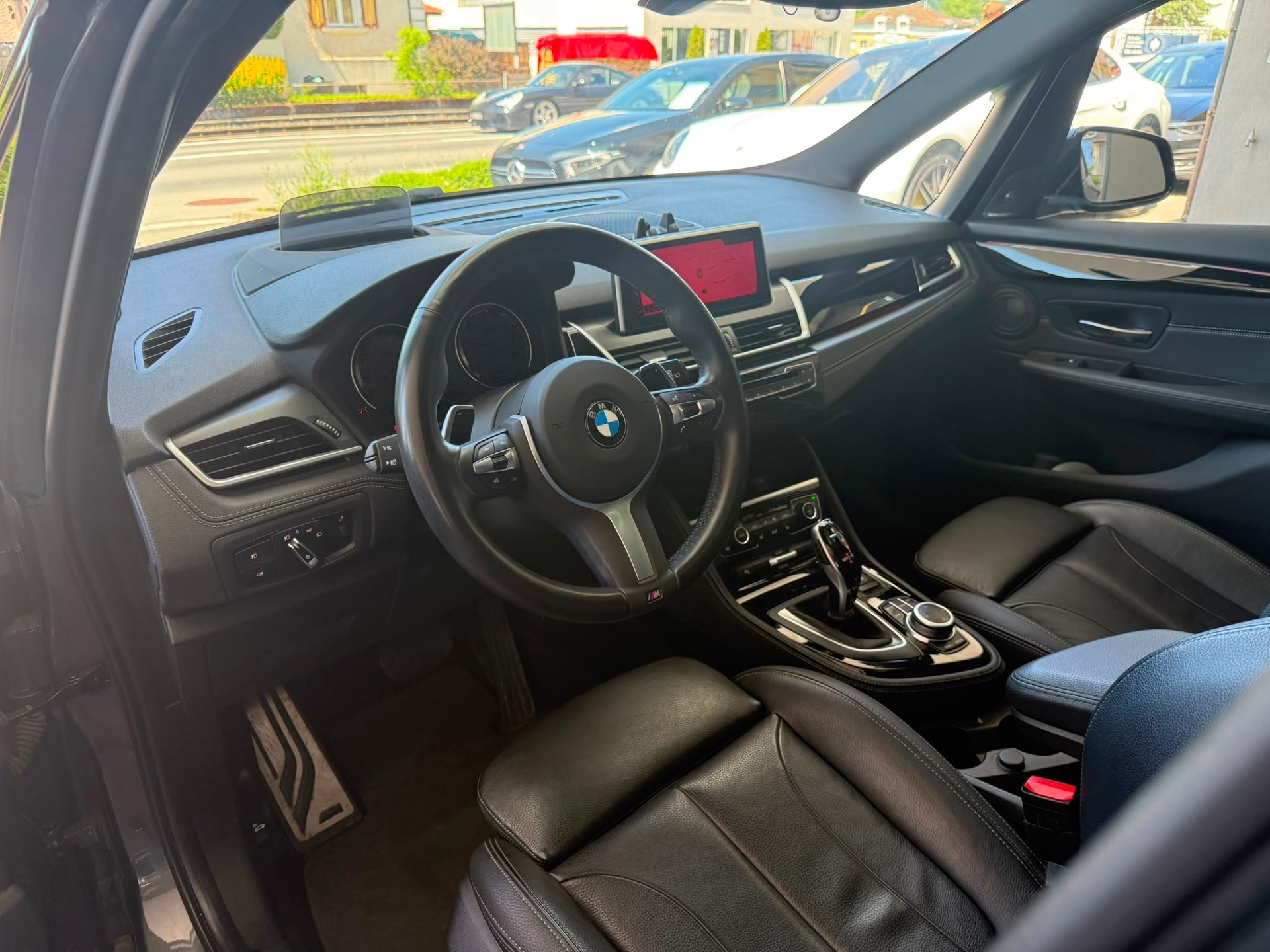 BMW 220d xDrive Gran Tourer Steptronic M Sport *Pano-Dach* *HUD* *Harman/ Kardon*-image-10