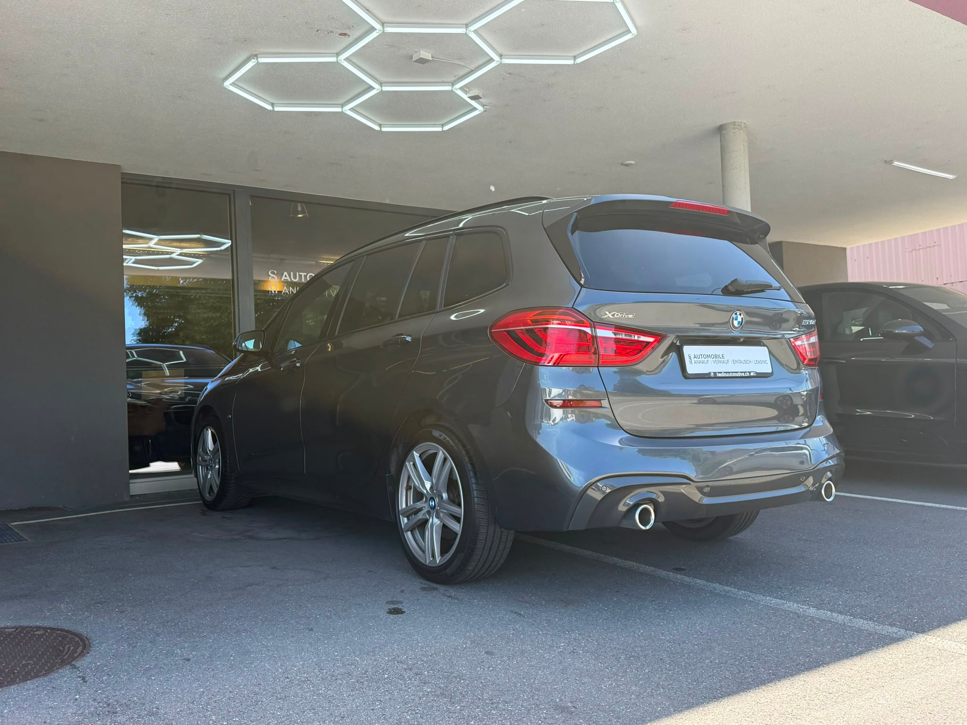 BMW 220d xDrive Gran Tourer Steptronic M Sport *Pano-Dach* *HUD* *Harman/ Kardon*-image-6