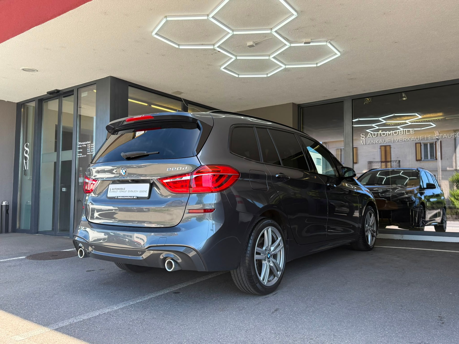 BMW 220d xDrive Gran Tourer Steptronic M Sport *Pano-Dach* *HUD* *Harman/ Kardon*-image-8