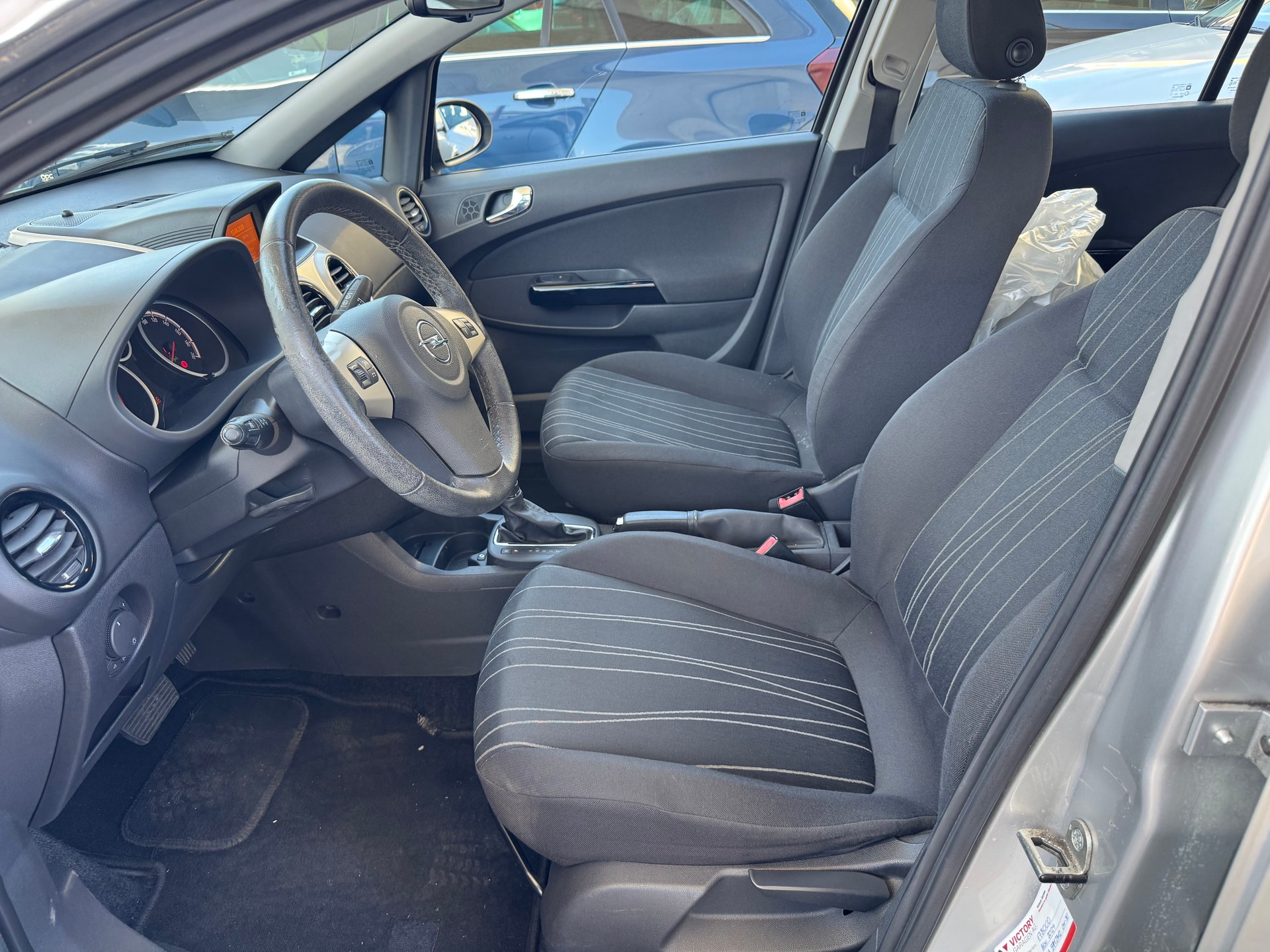 OPEL Corsa 1.4 TP Enjoy-image-4
