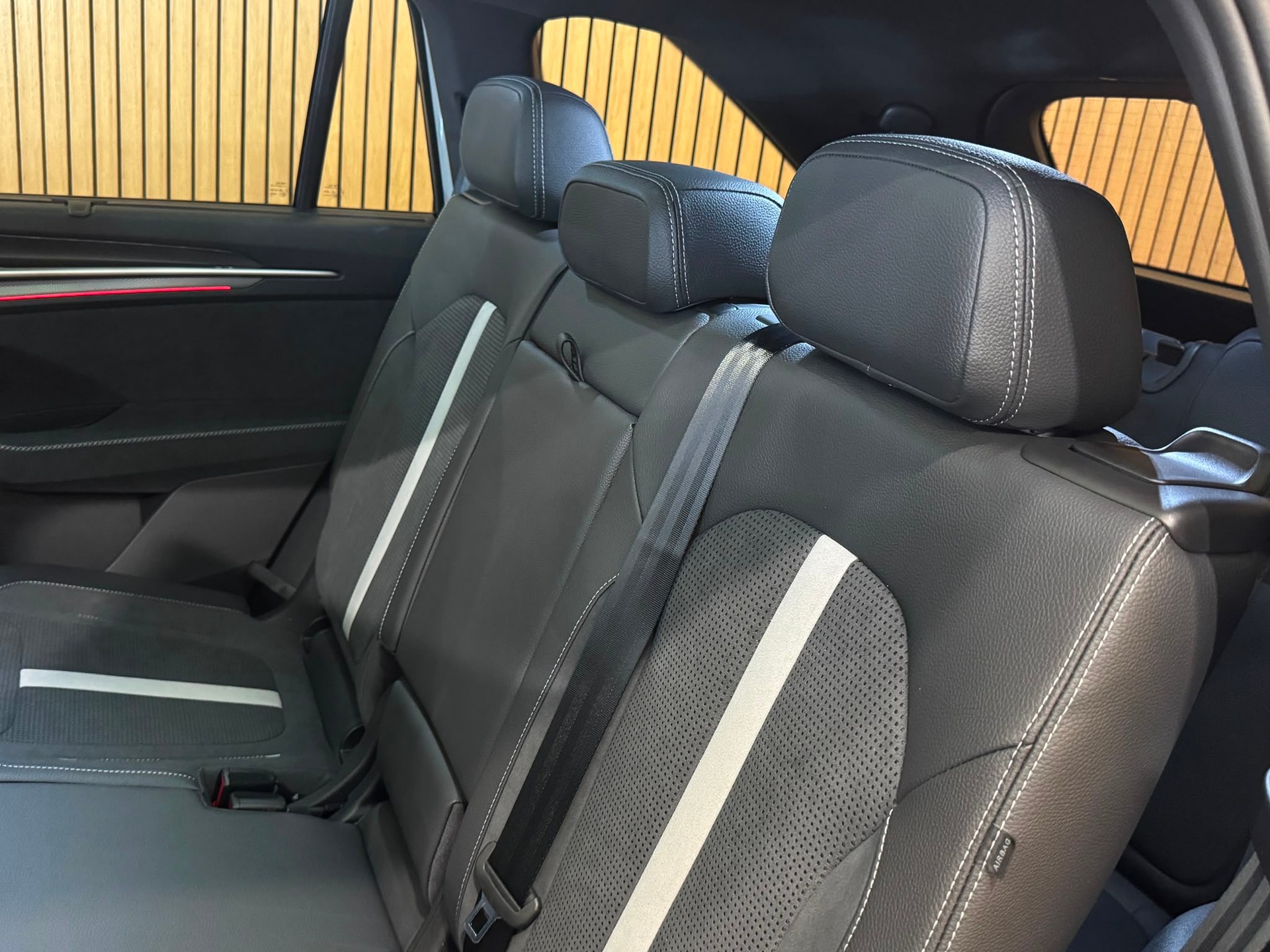 SKODA Kodiaq 1.5 TSI mHEV Selection *Steelgrey*-image-26
