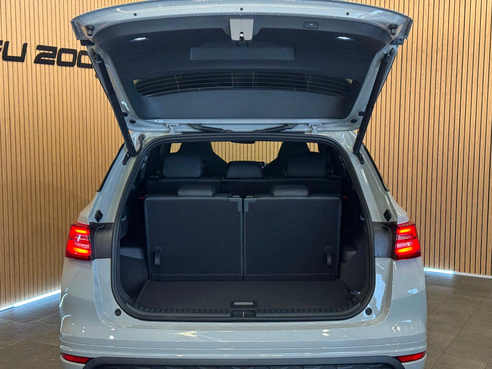 SKODA Kodiaq 1.5 TSI mHEV Selection *Steelgrey*-image-7